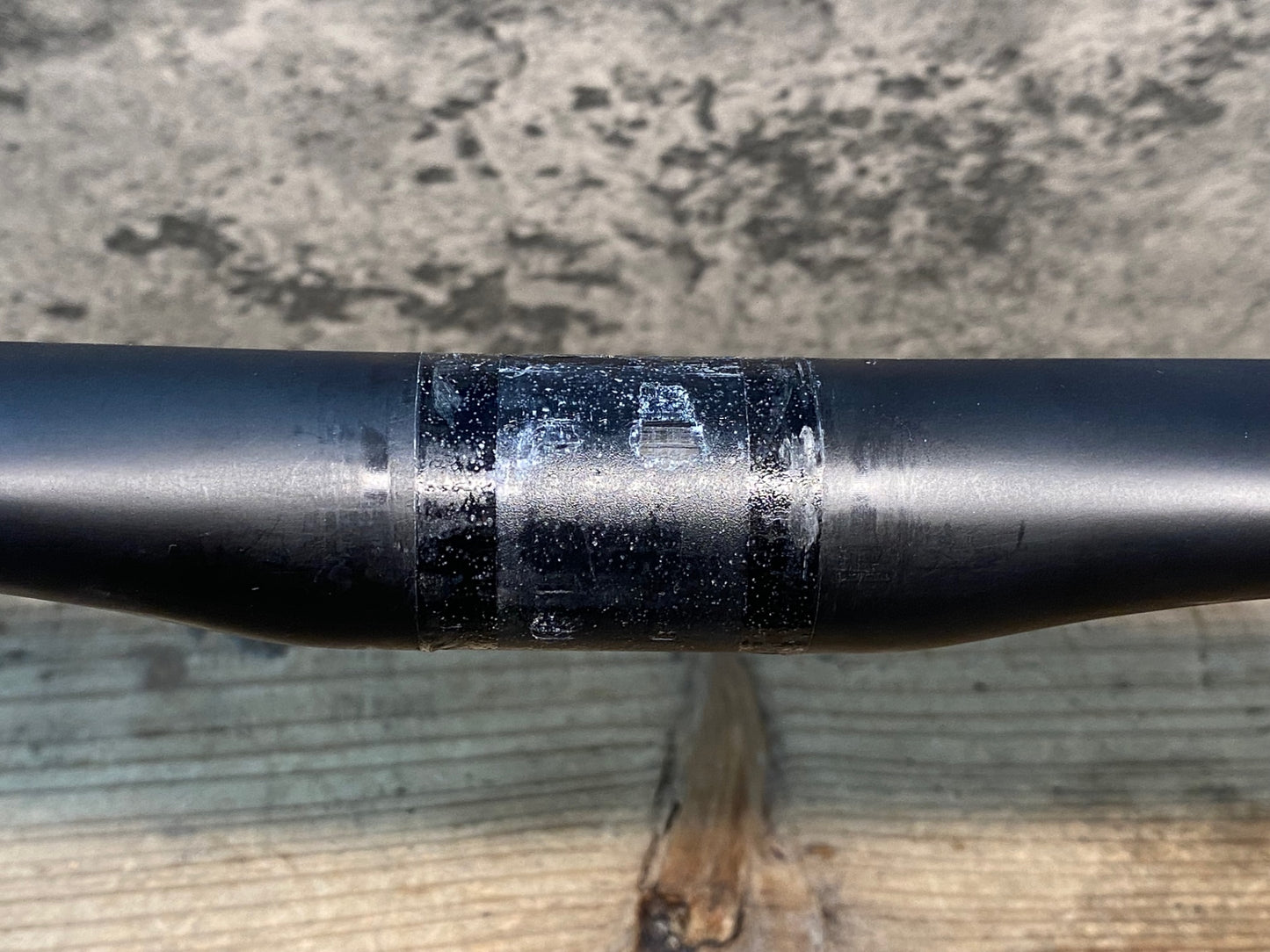 IU558 3T SUPERERGO LTD ドロップハンドル カーボン Φ31.8mm ブラケットC-C420mm ※クランプ皺ありのためジャンク