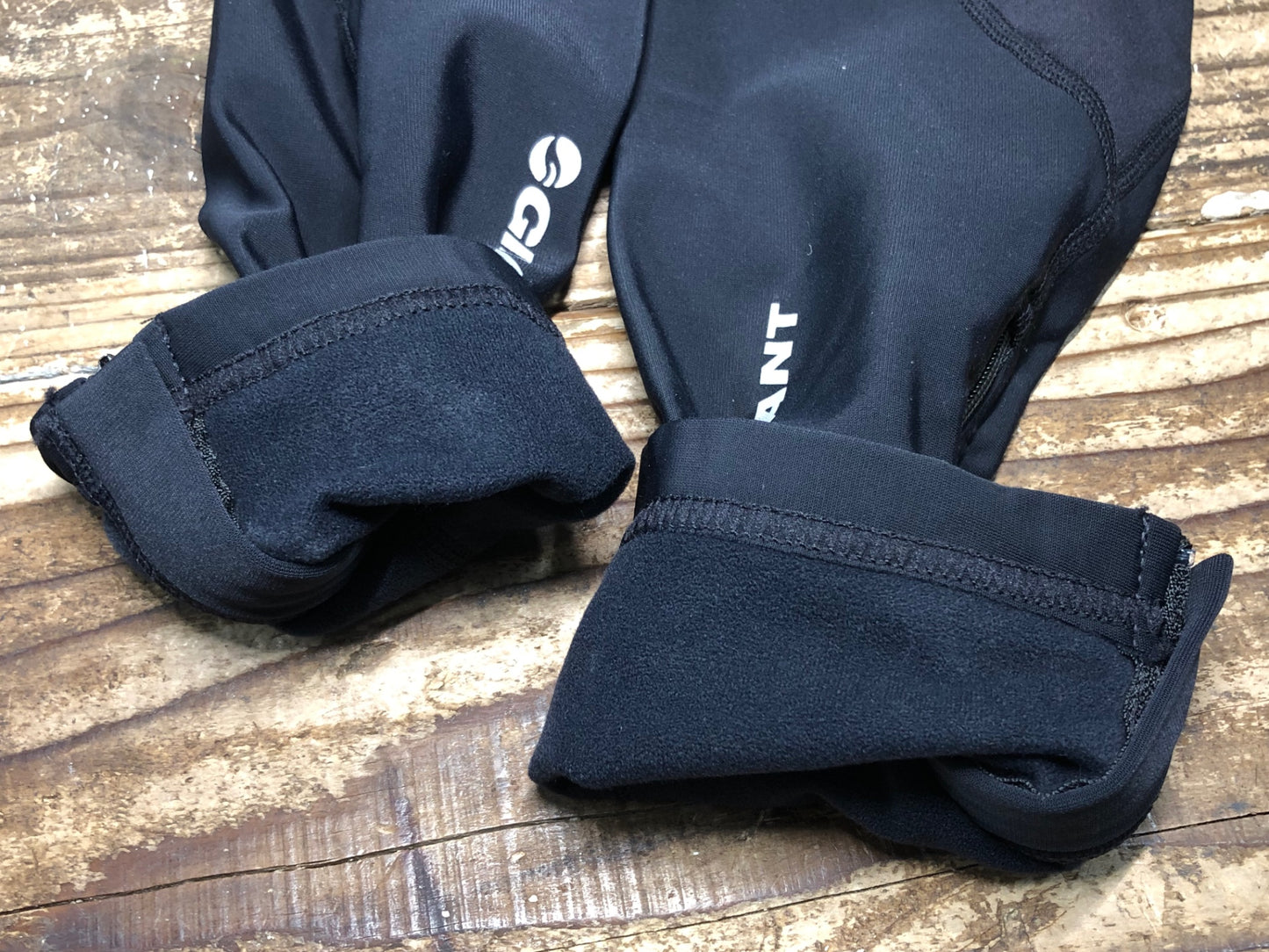 IV877 ジャイアント GIANT 3D LEG WARMER レッグウォーマー 黒 M