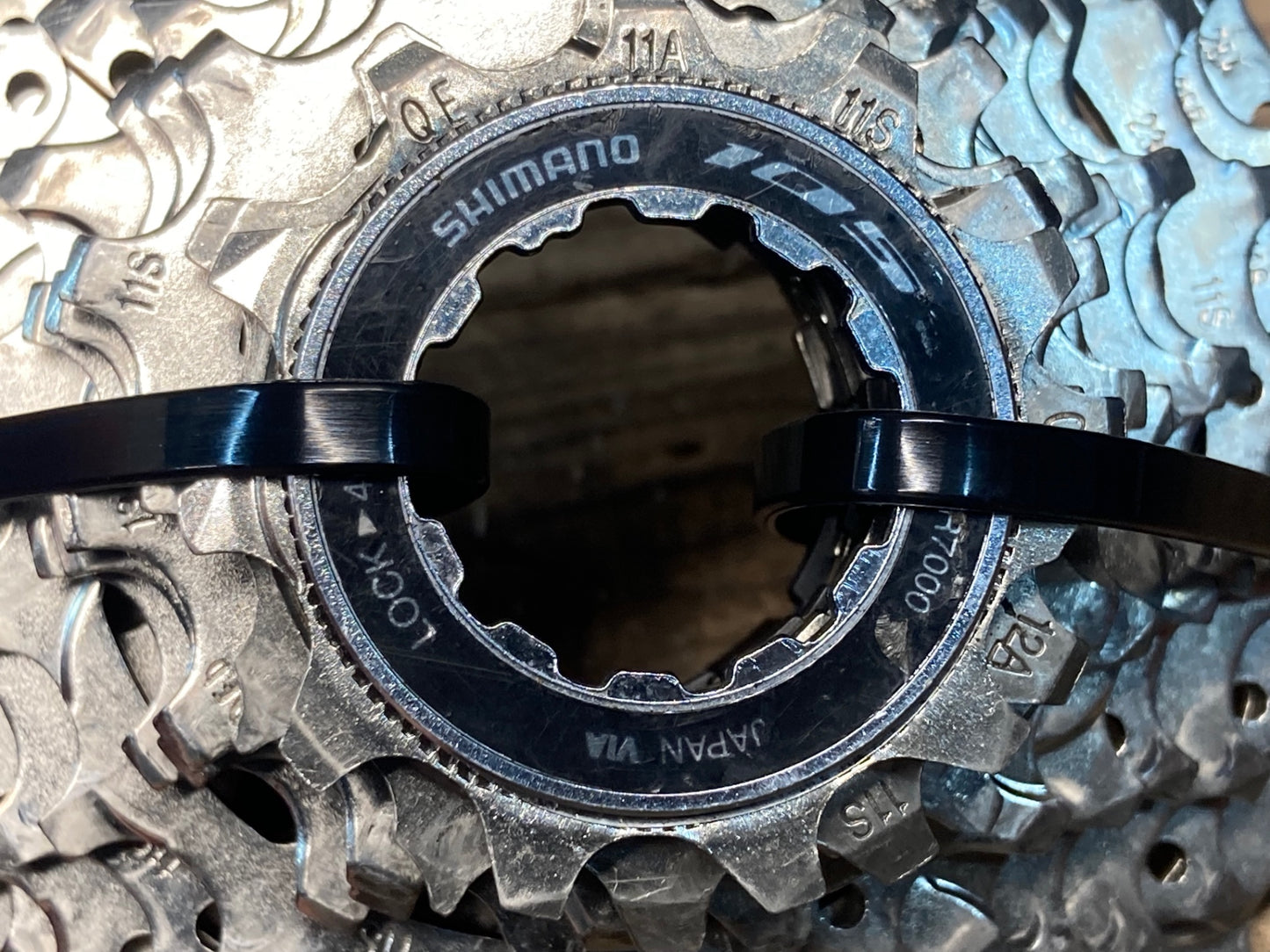 IJ693 シマノ SHIMANO 105 CS-R7000 スプロケット 11-28T 11S