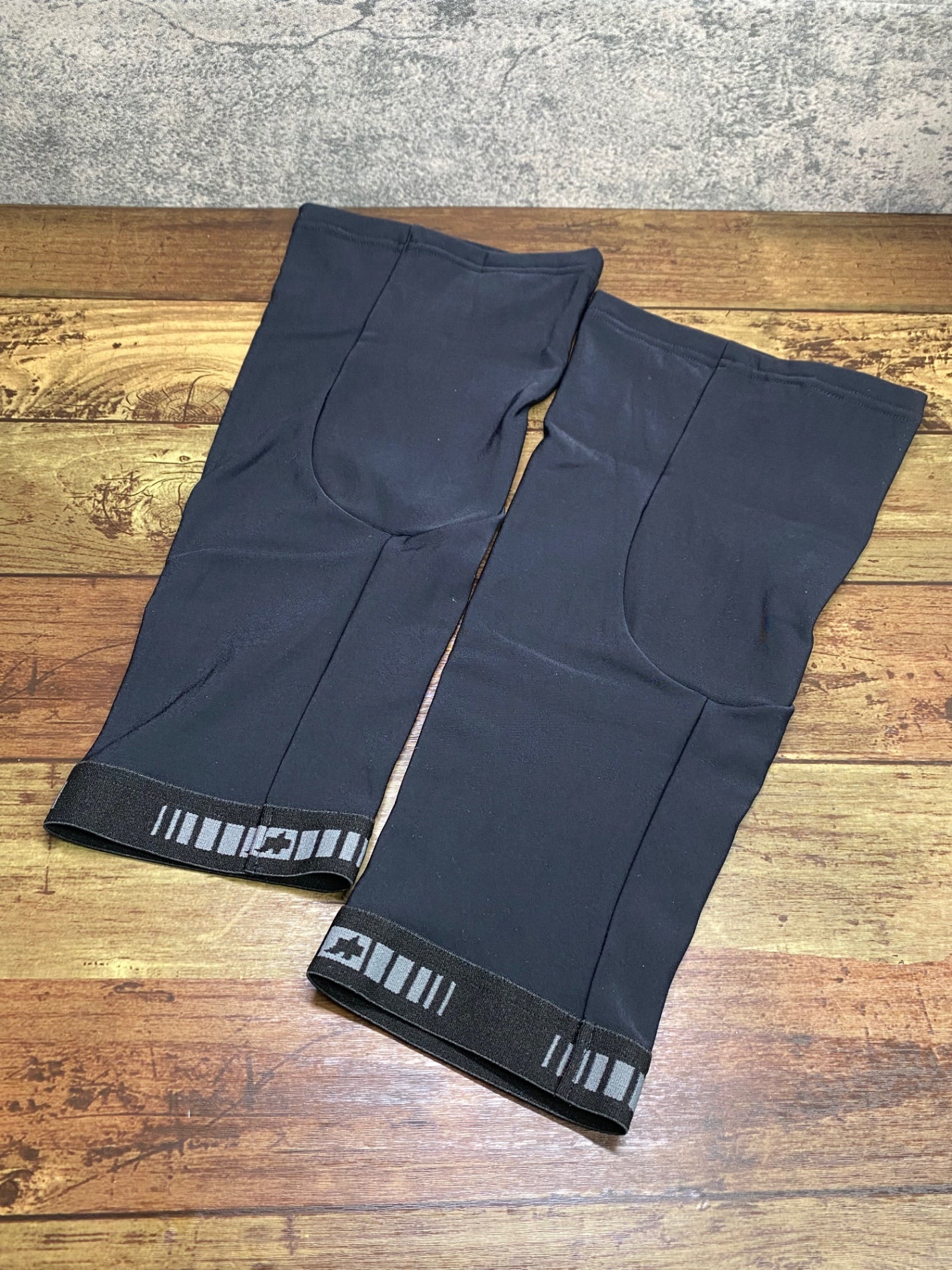 IX741 アソス assos ニーウォーマー 黒 ONE SIZE