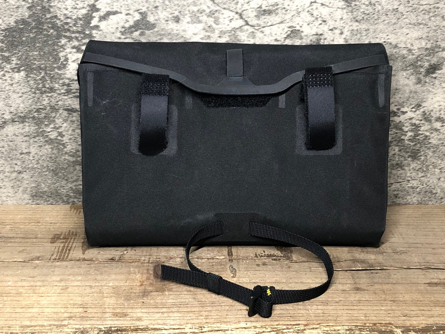 JC235 アピデュラ APIDURA レーシング ハンドルバーバッグ
