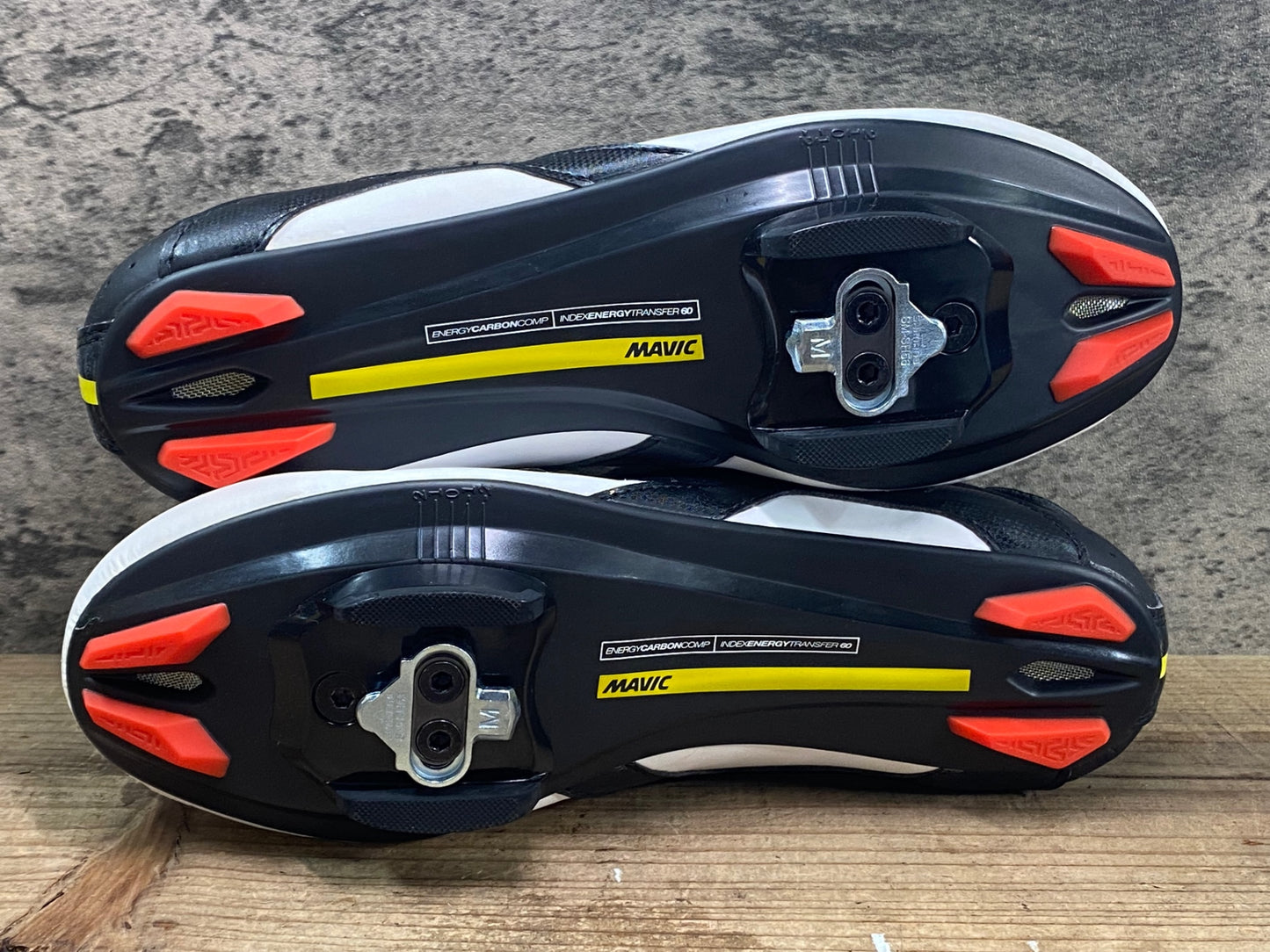 JC702 未使用品 マヴィック MAVIC COSMIC ELITE ビンディングシューズ 黒白 EU40 2/3 SPDアタッチメント ペン字あり