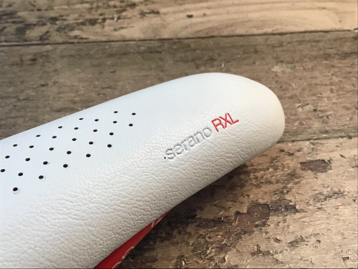 IK541 ボントレガー BONTRAGER セラーノ SERANO RXL サドル カーボンレール 138mm 白
