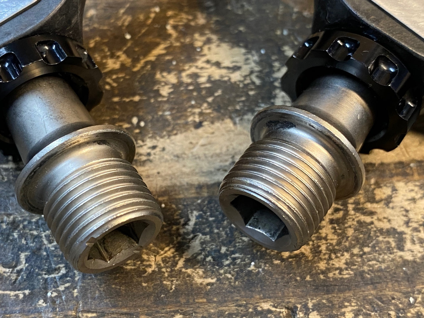 IZ883 シマノ SHIMANO 105 PD-R7000 ビンディングペダル SPD-SL