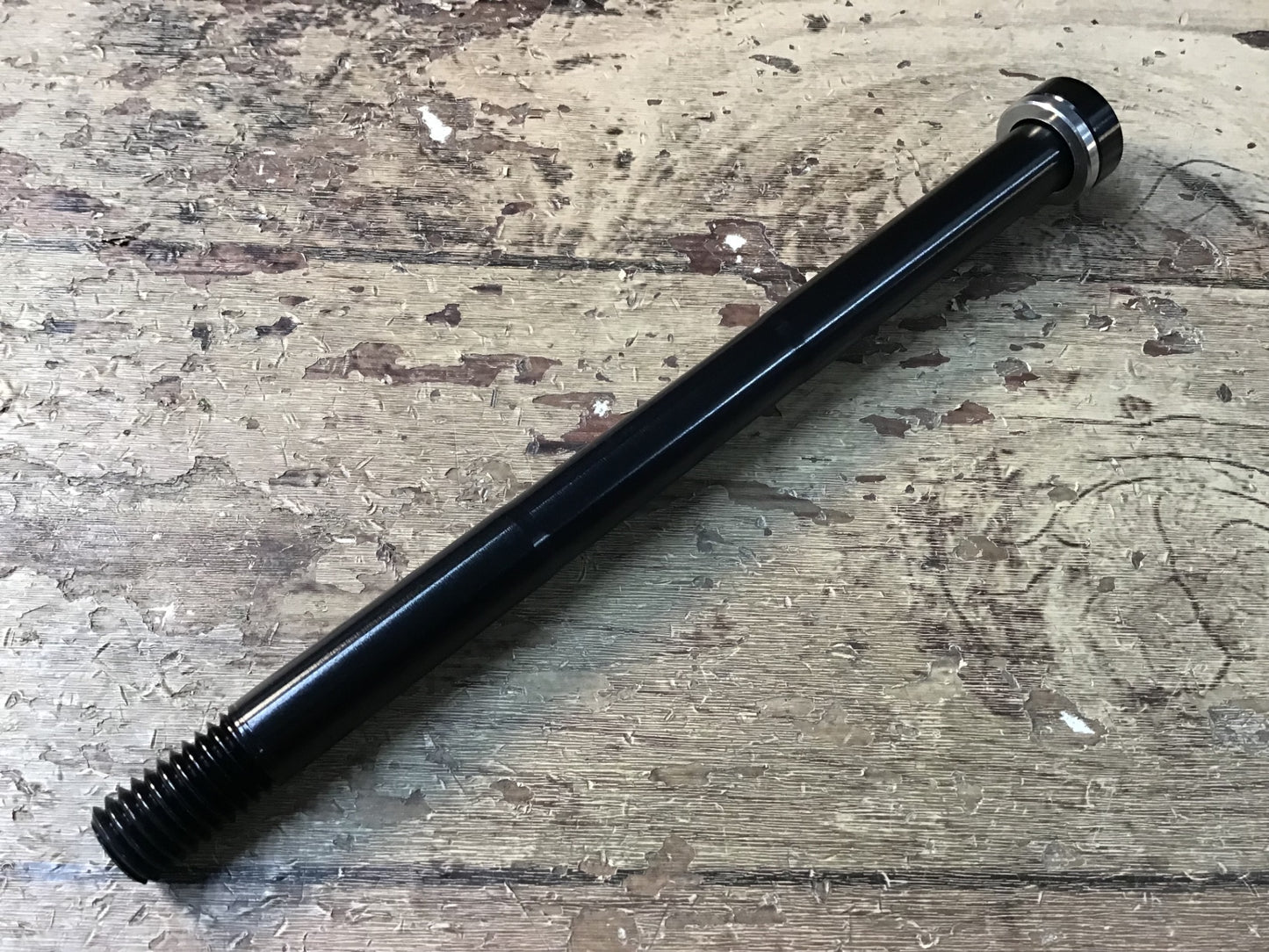 IE294 ウルフトゥース WOLFTOOTH スルーアクスル Φ12 1.75x166mm