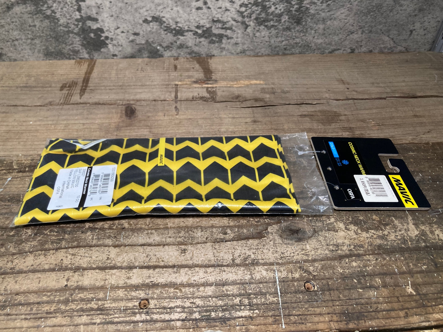 IR277 マヴィック MAVIC COSMIC NECK WARMER ネックウォーマー 黒黄