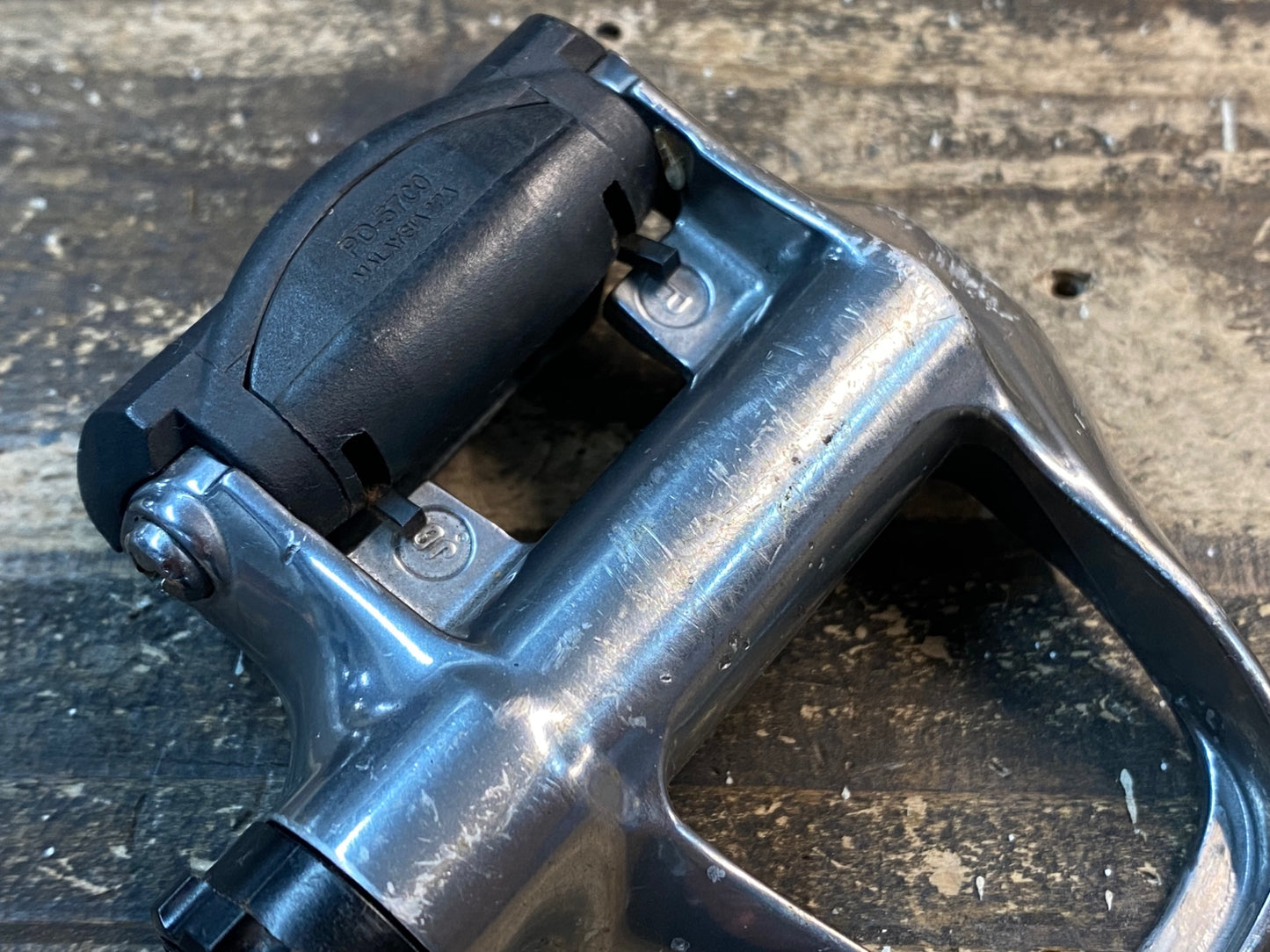 IX448 シマノ SHIMANO 105 PD-5700 ビンディングペダル SPD-SL