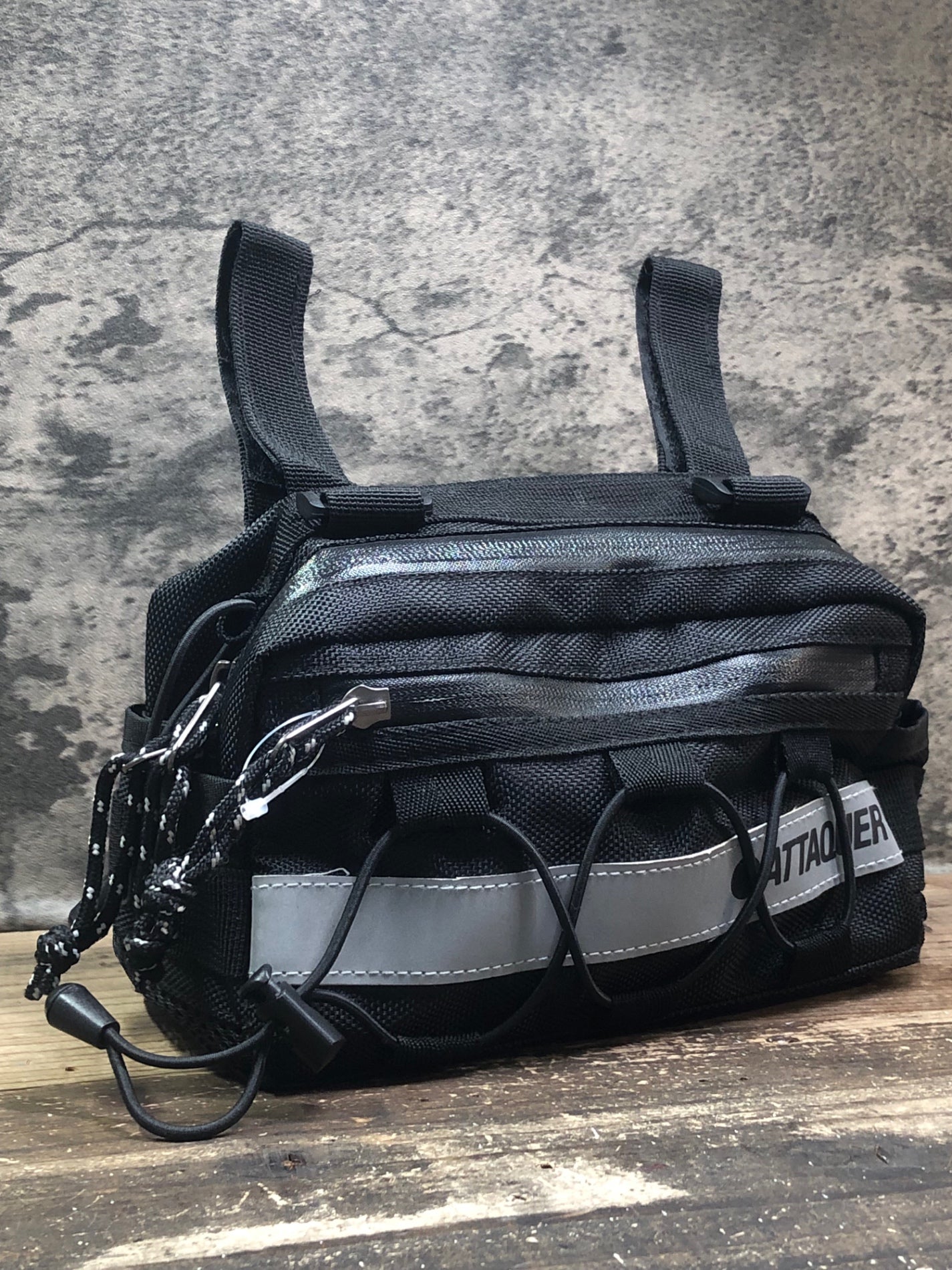 IR574 アタッカー ATTAQUER ハンドルバーバッグ 黒