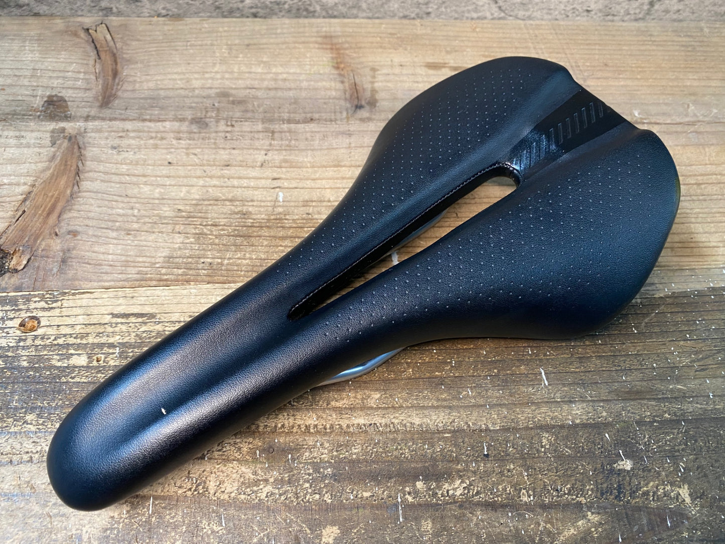 IY716 ボントレガー BONTRAGER MONTROSE サドル 黒 138mm クロモリレール