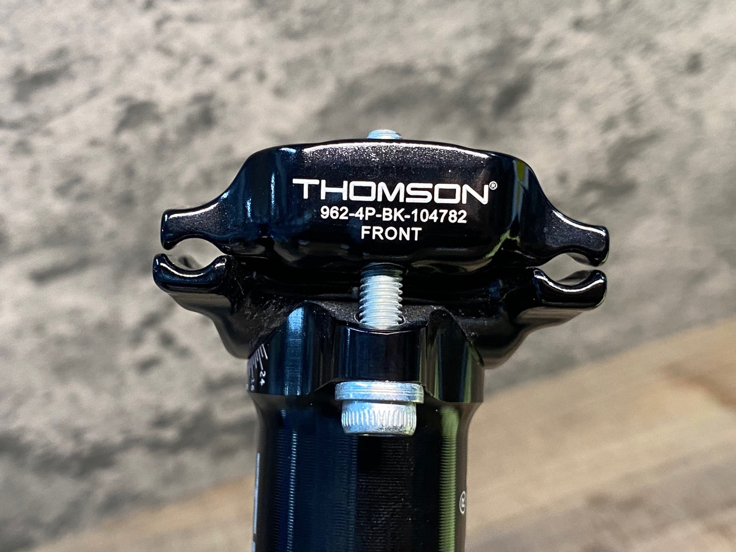 IY101 トムソン THOMSON Masterpiece アルミ シートポスト Φ27.2 240mm ブラック