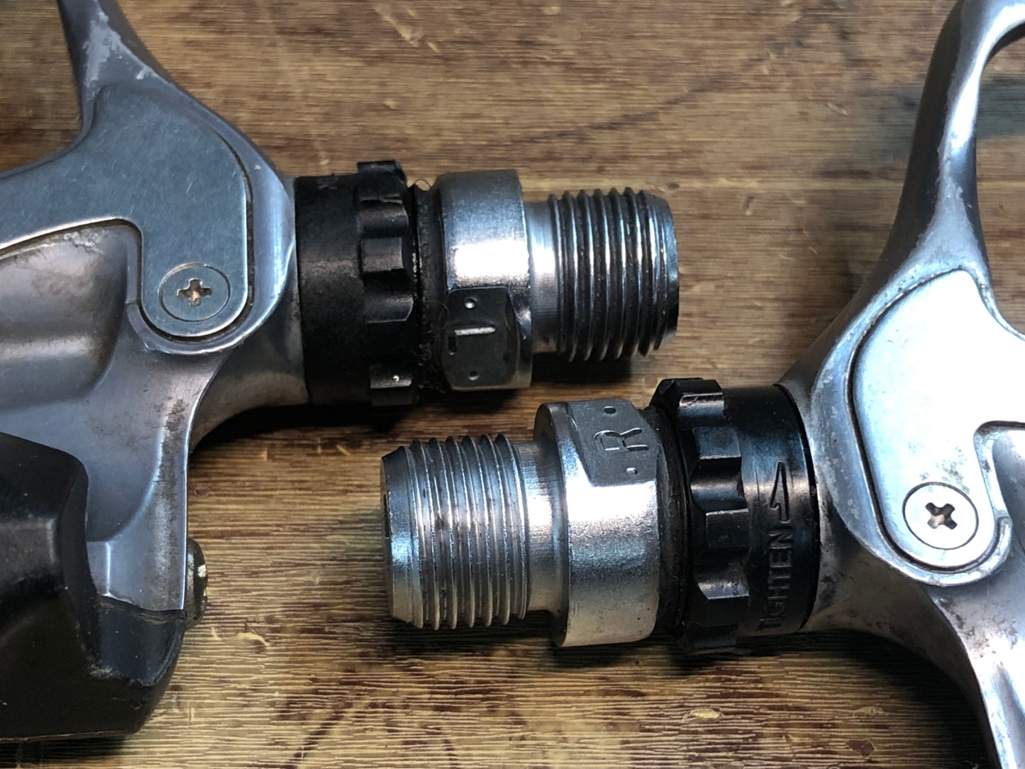 IN603 シマノ SHIMANO 105 PD-5610 ビンディングペダル SPD-SL