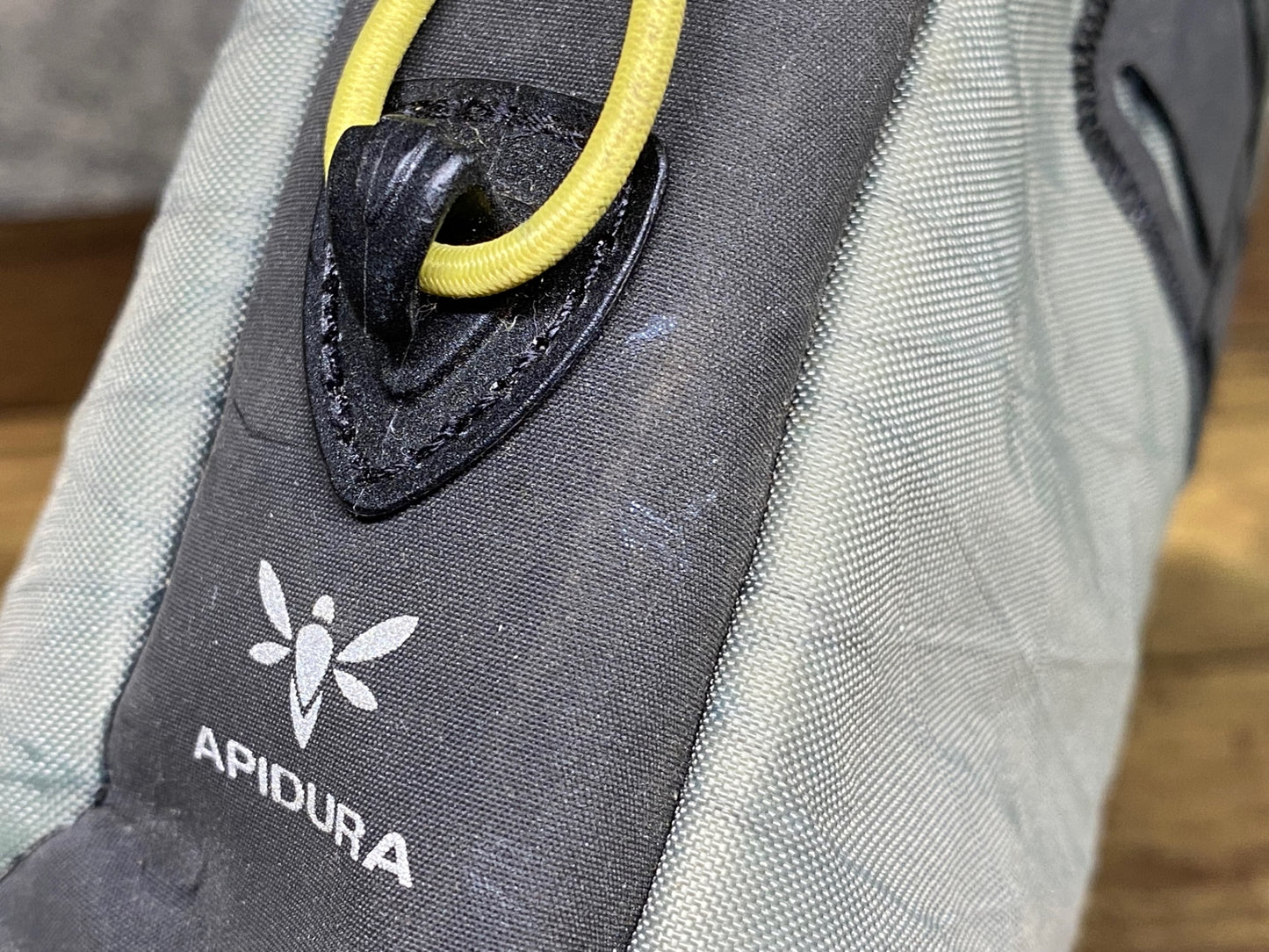 JA607 アピデュラ APIDURA Backcountry Food Pouch ハンドルバッグ グレー