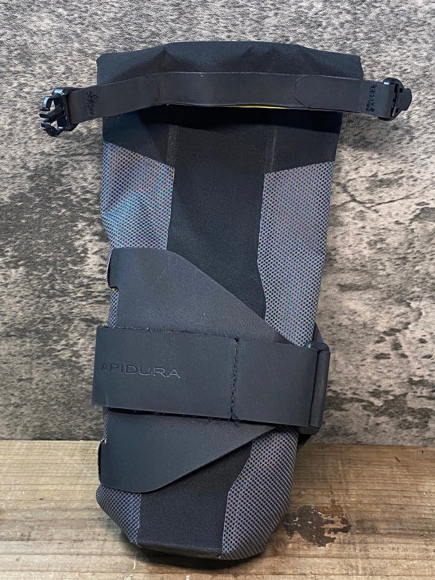 IN889 アピデュラ APIDURA backcountry downtube pack ダウンチューブバッグ グレー
