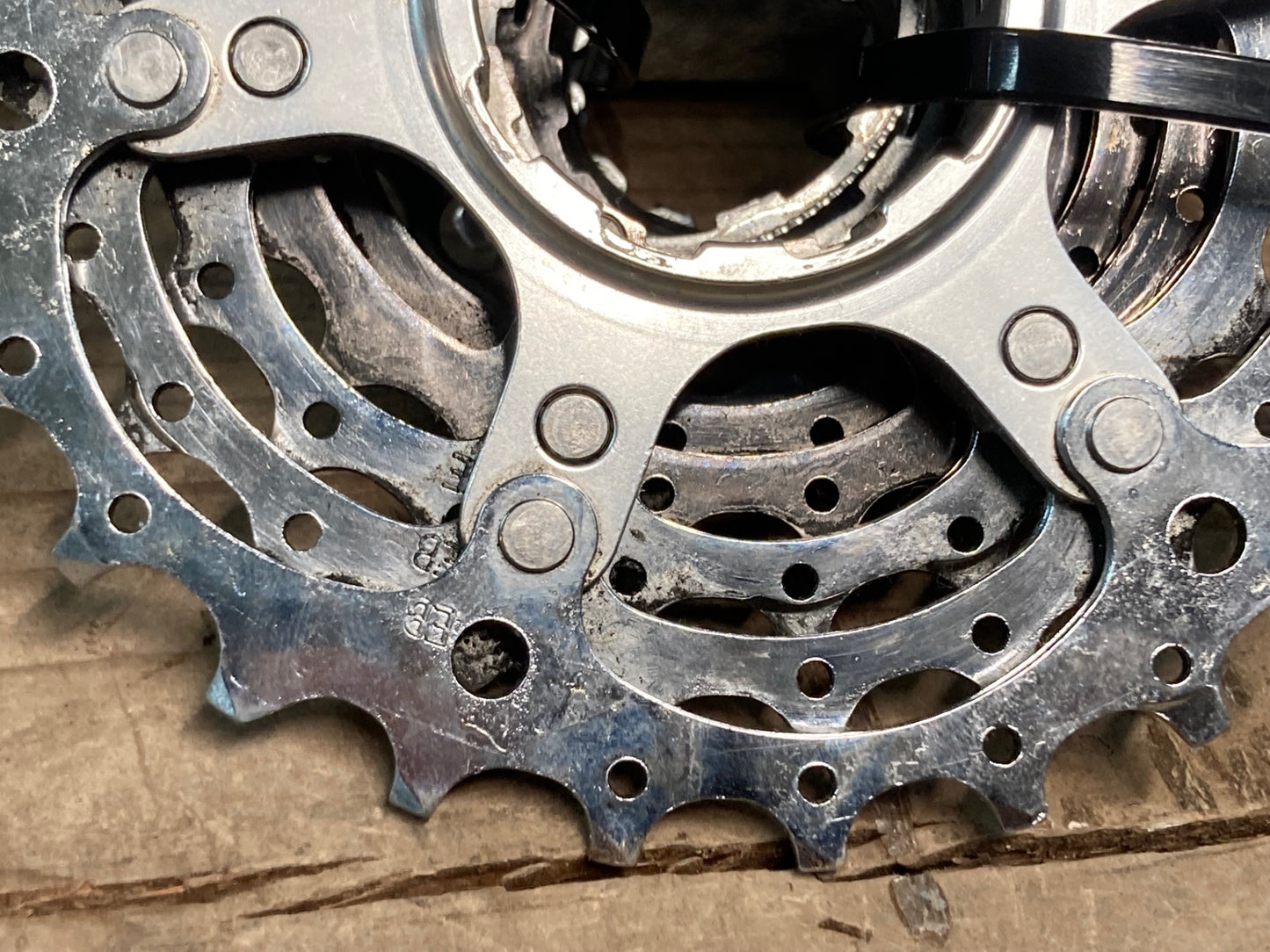IP509 シマノ SHIMANO 105 CS-5600 スプロケット 12-27T 9S
