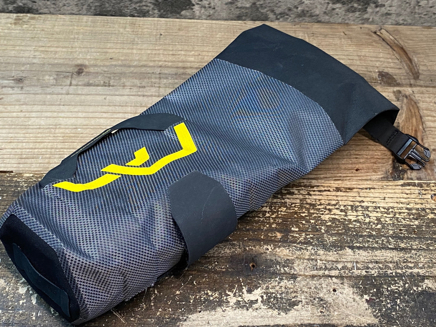 IN889 アピデュラ APIDURA backcountry downtube pack ダウンチューブバッグ グレー