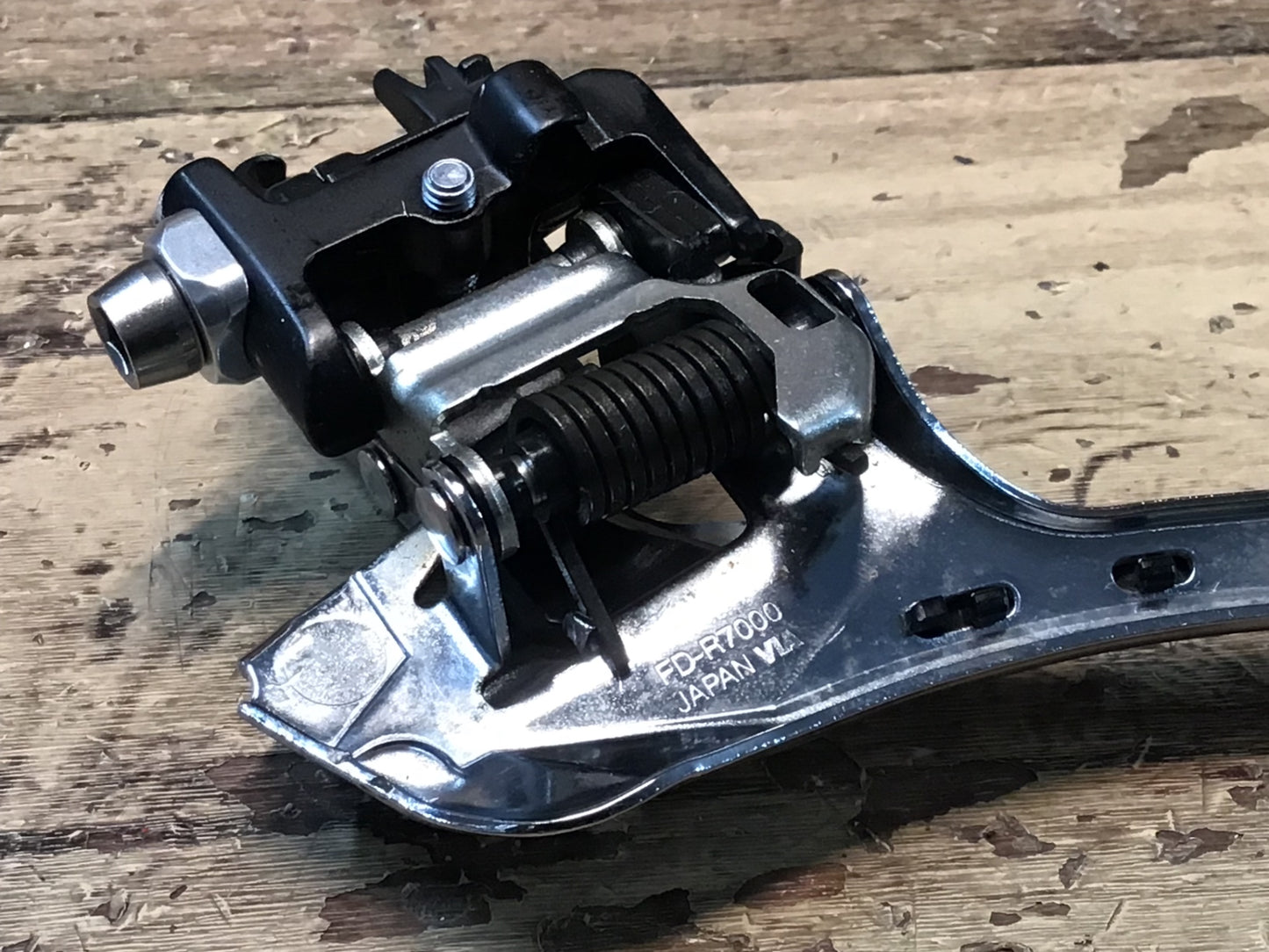IK379 シマノ SHIMANO 105 FD-R7000 2x11s フロントディレイラー 直付 シルバー