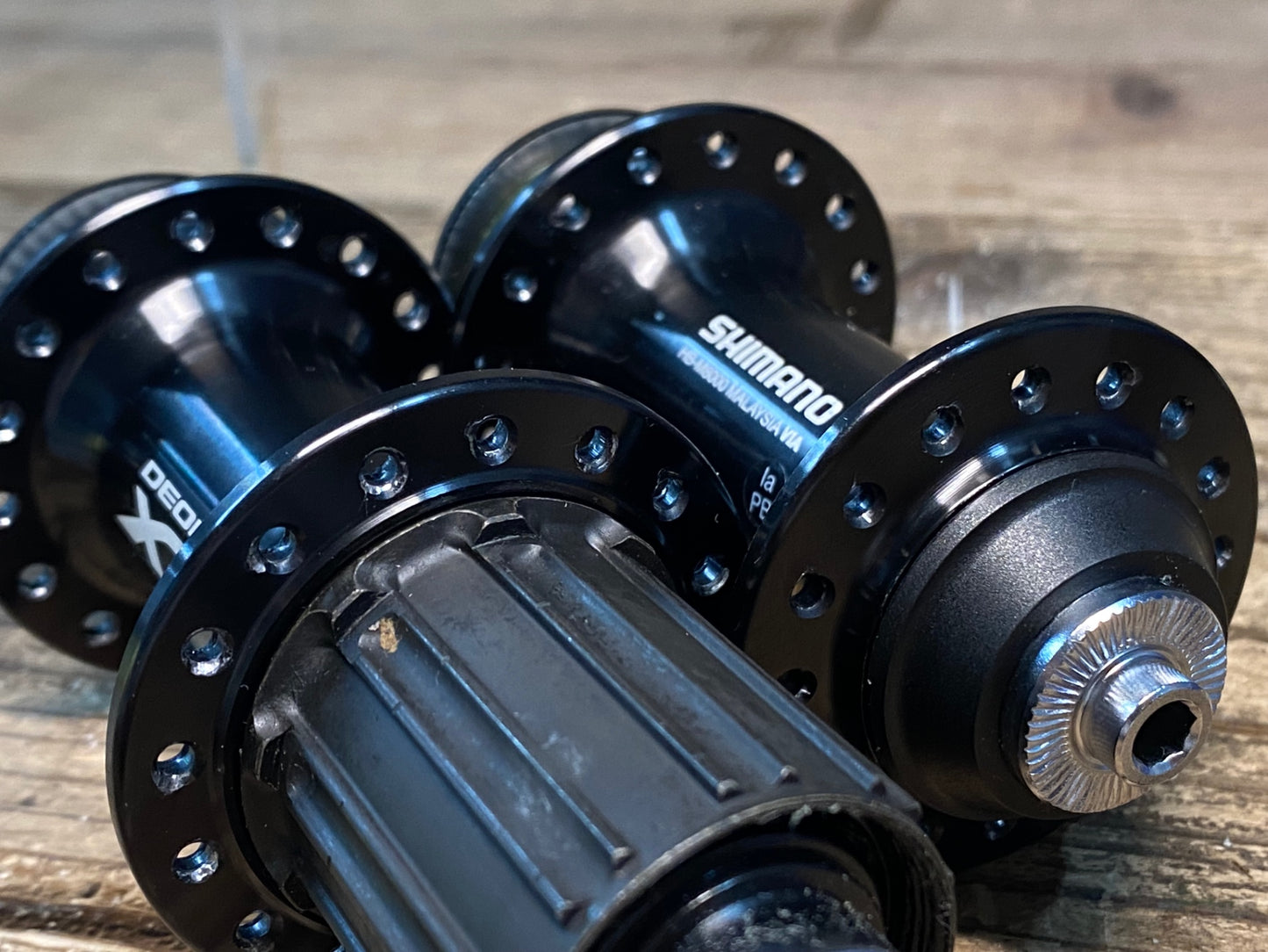IX435 シマノ SHIMANO デオーレ DEORE XT HB-M8000 FH-M8000 ハブ OLD135 QR センターロック 32H