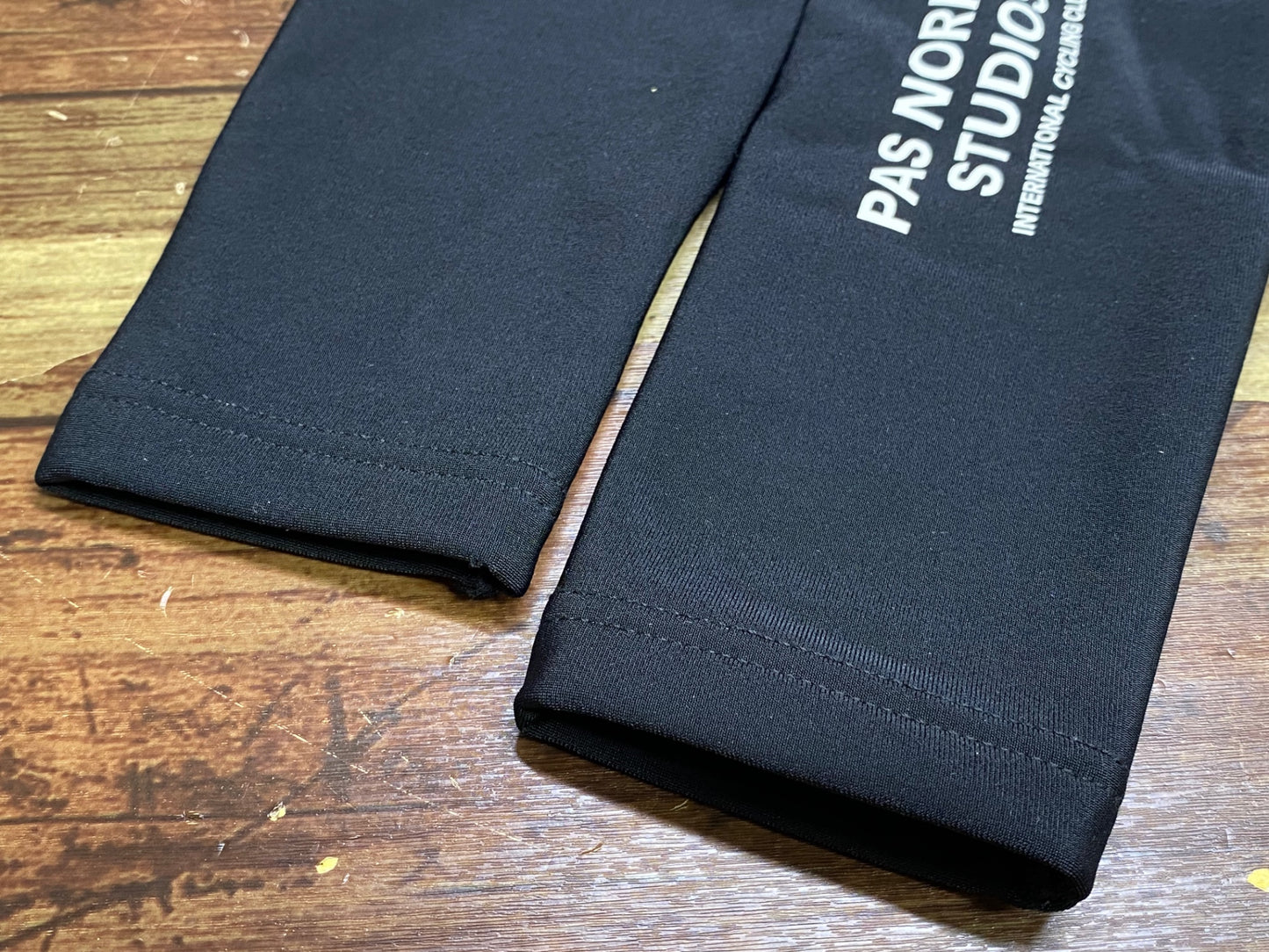 IY506 パスノーマルスタジオ PAS NORMAL STUDIOS アームウォーマー Knee Warmers 黒 M