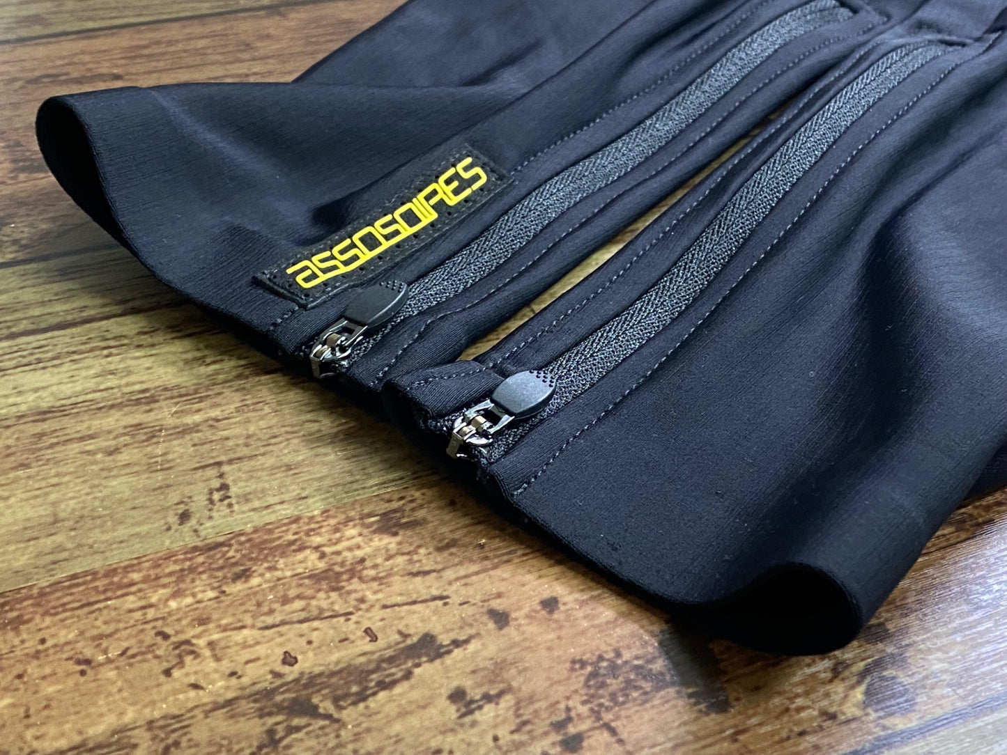 IZ195 アソス assos レッグウォーマー 黒 1 裏起毛