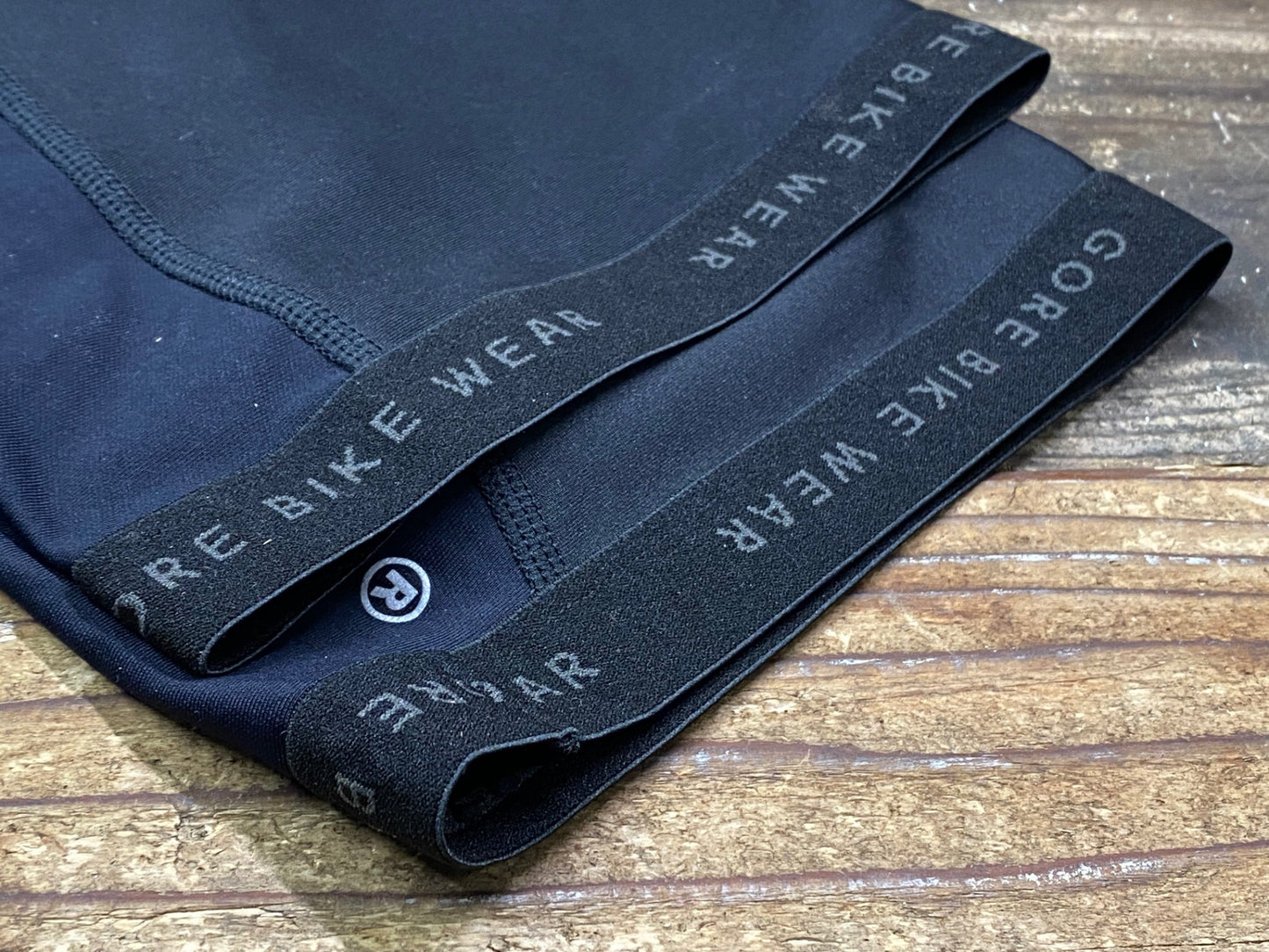 IR656 ゴアバイクウェア GORE BIKE WEAR レッグウォーマー 黒 EU XL WIND STOPPER SHOFT SHELL
