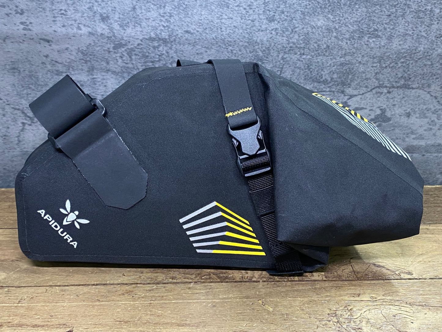 IT876 アピデュラ APIDURA SADDLE PACK サドルバッグ