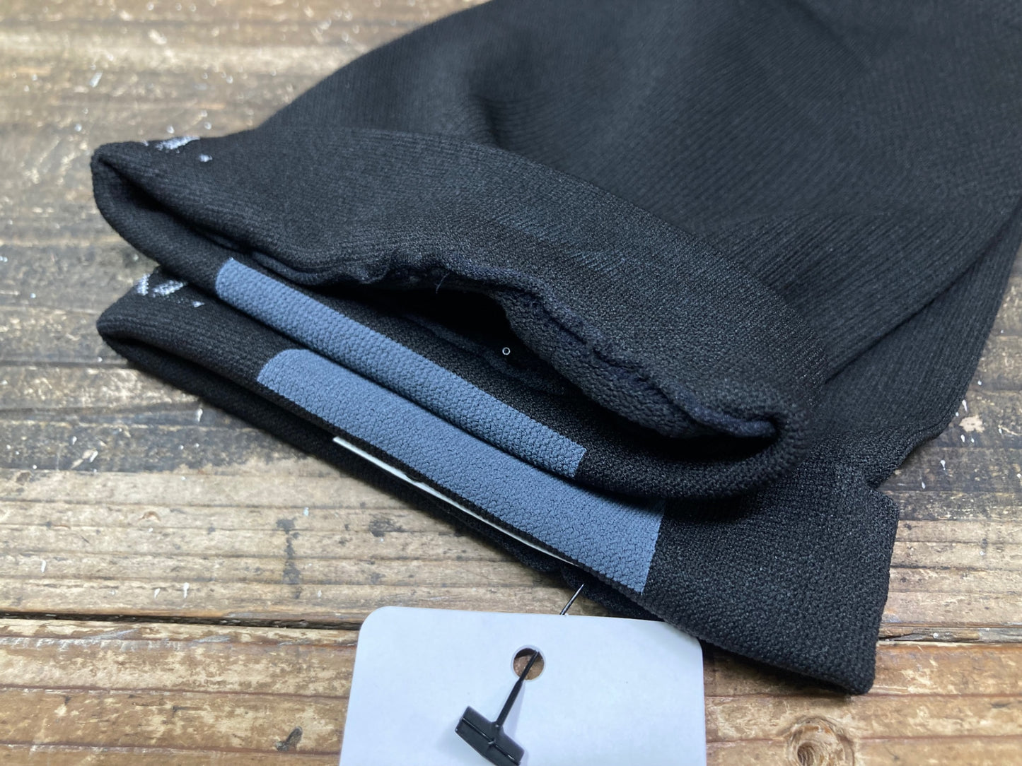 IV951 カステリ CASTELLI ニーカバー 黒 L/XL