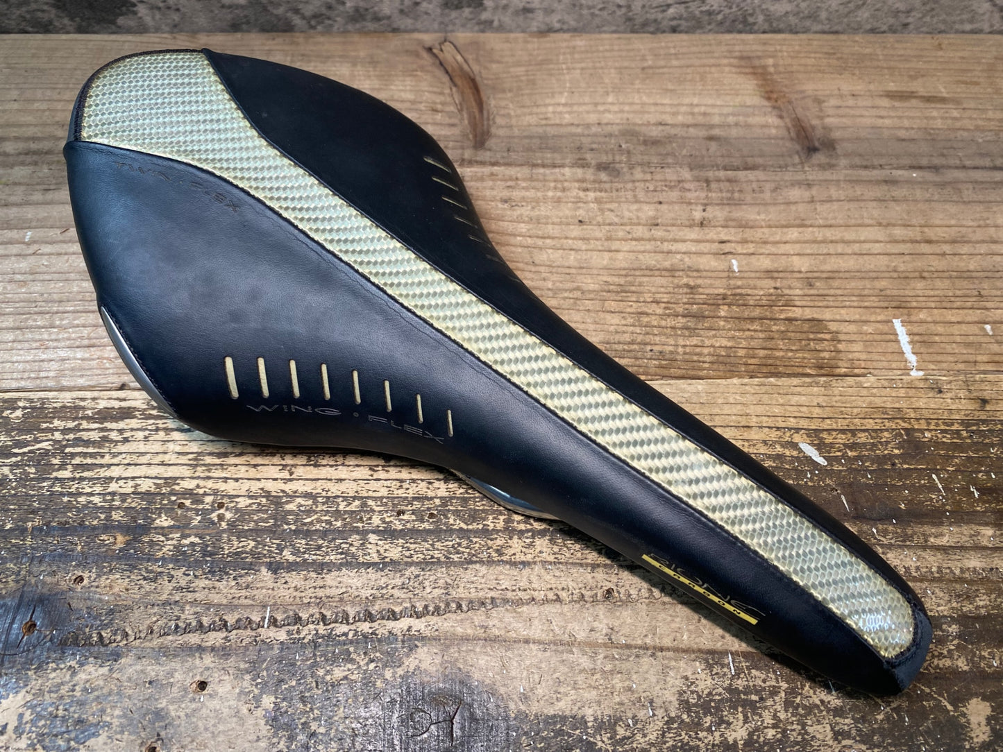 IZ638 フィジーク fizik ARIONE CARBON TWIN FLEX TIレール サドル 実測132mm