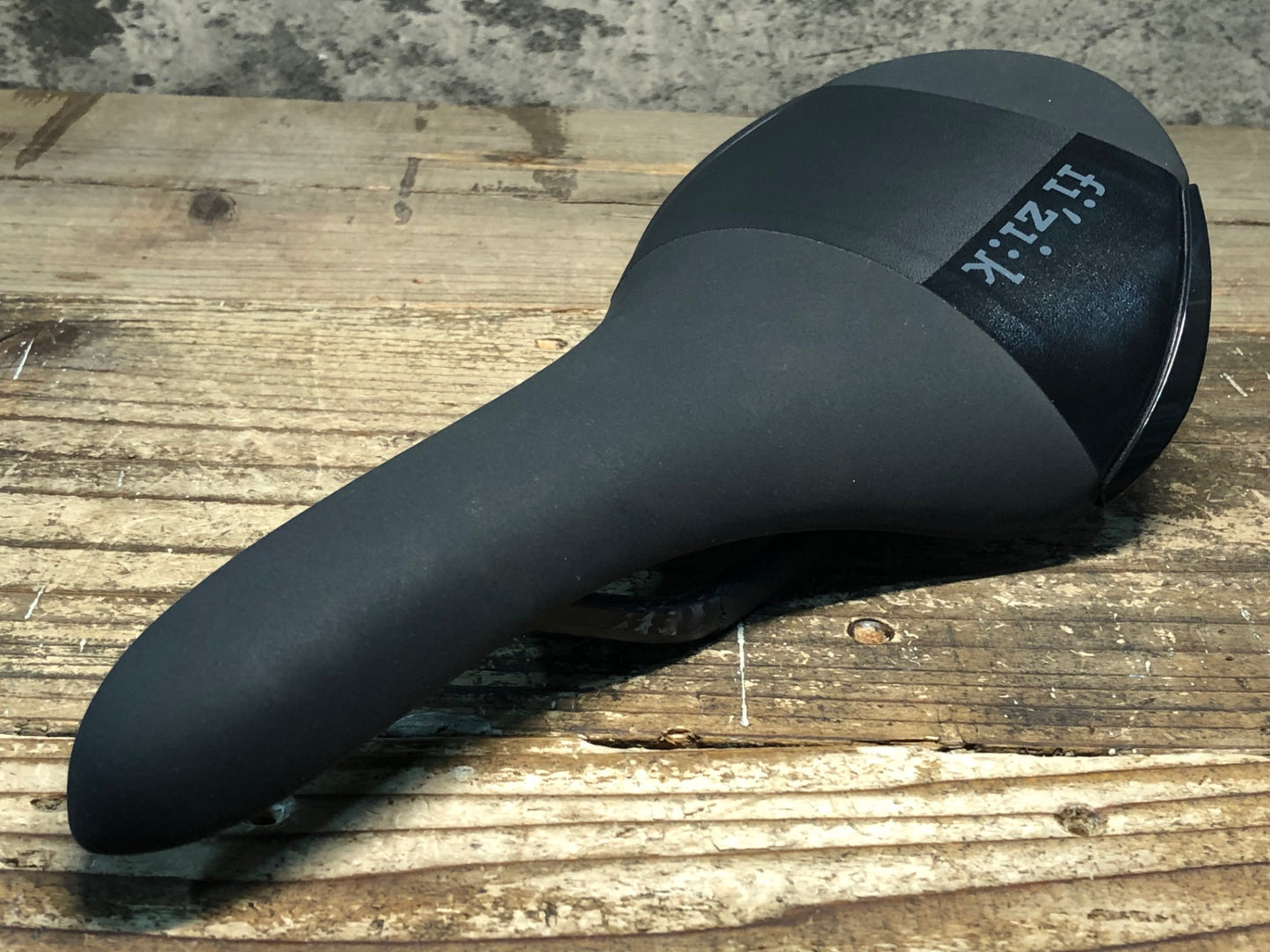JA233 フィジーク fizik アリアンテ ALIANTE R1 サドル 黒 136mm BRAIDE カーボンレール