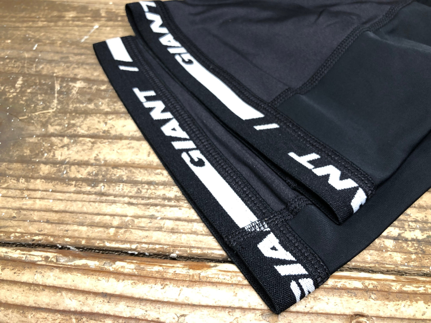 IV748 ジャイアント GIANT ニーウォーマー 黒 M 裏起毛