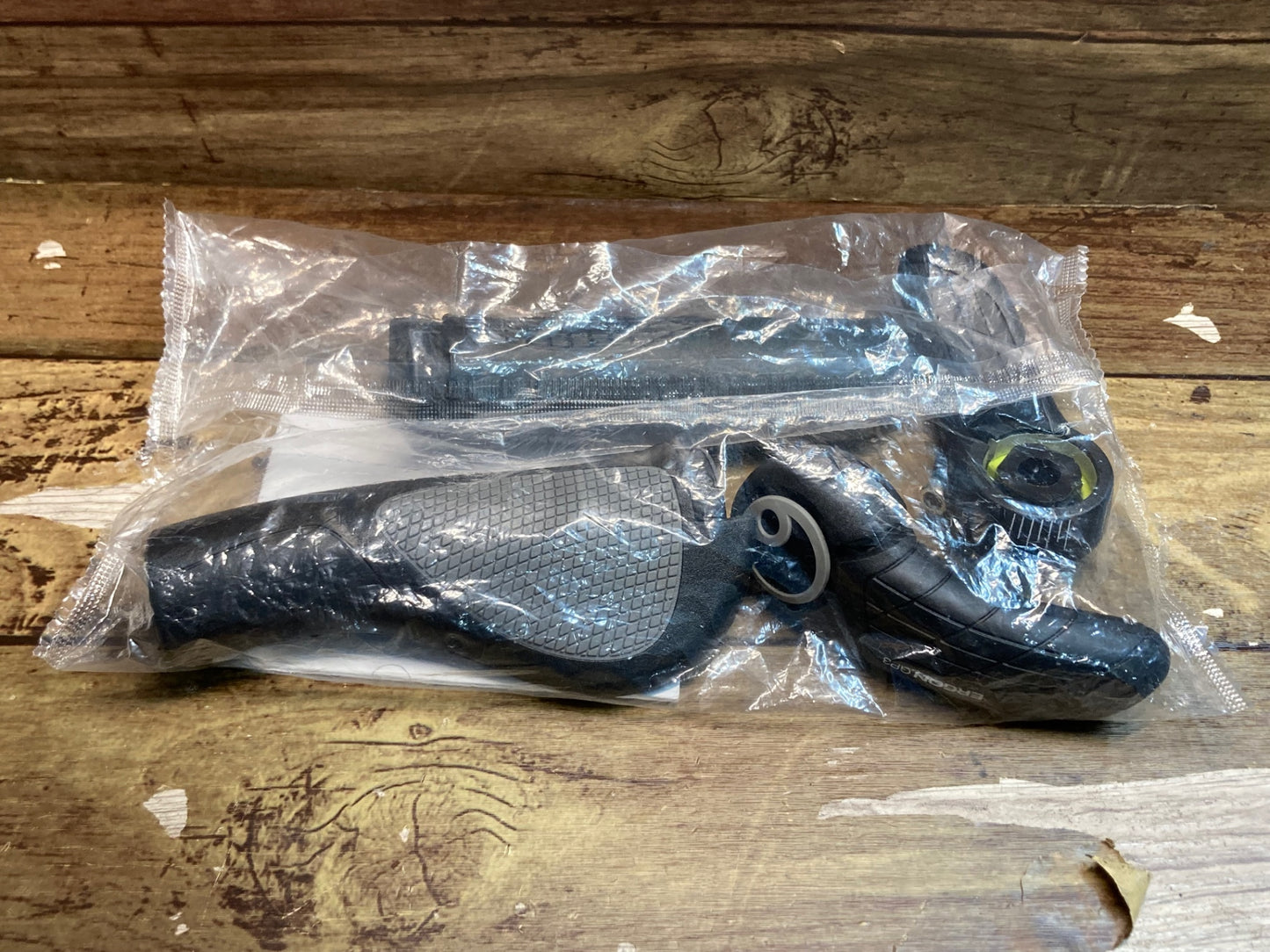 IJ982 エルゴン ERGON GP3 グリップ