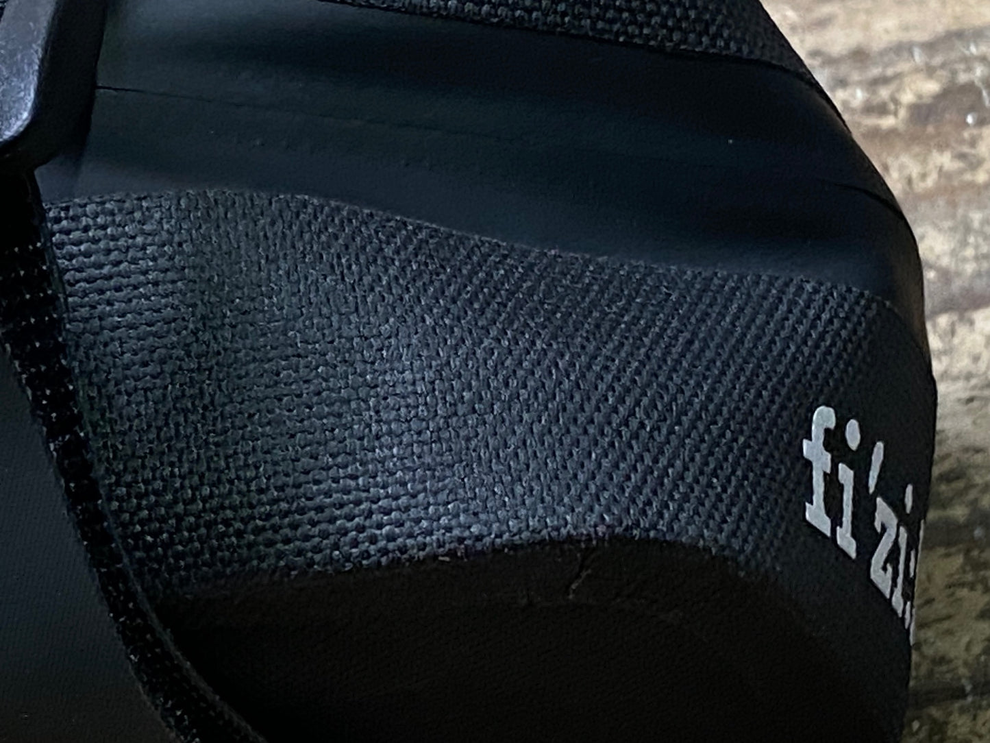 JA302 フィジーク fizik サドルバッグ 黒