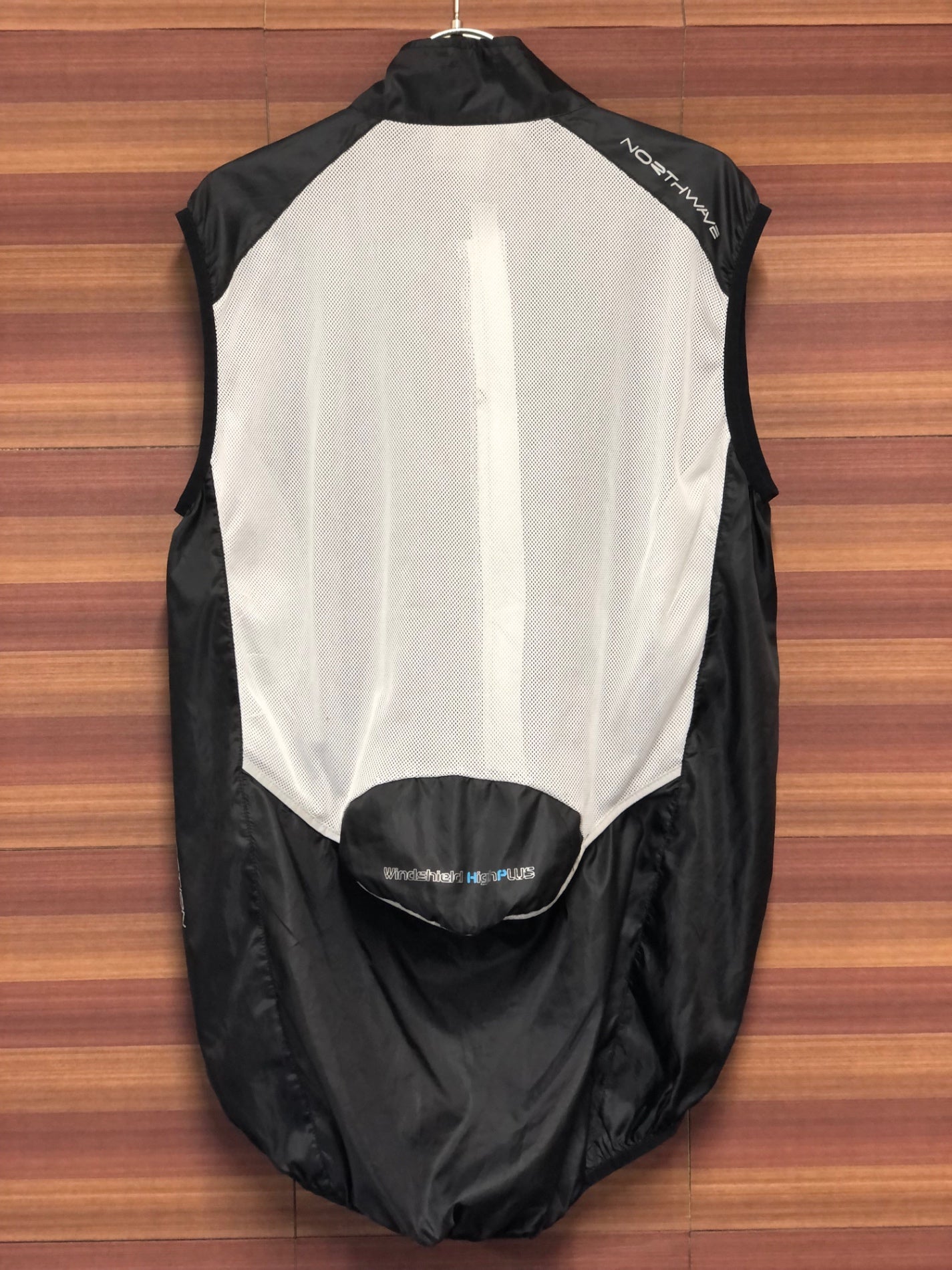 IP628 ノースウェーブ NORTHWAVE ジレ L 黒