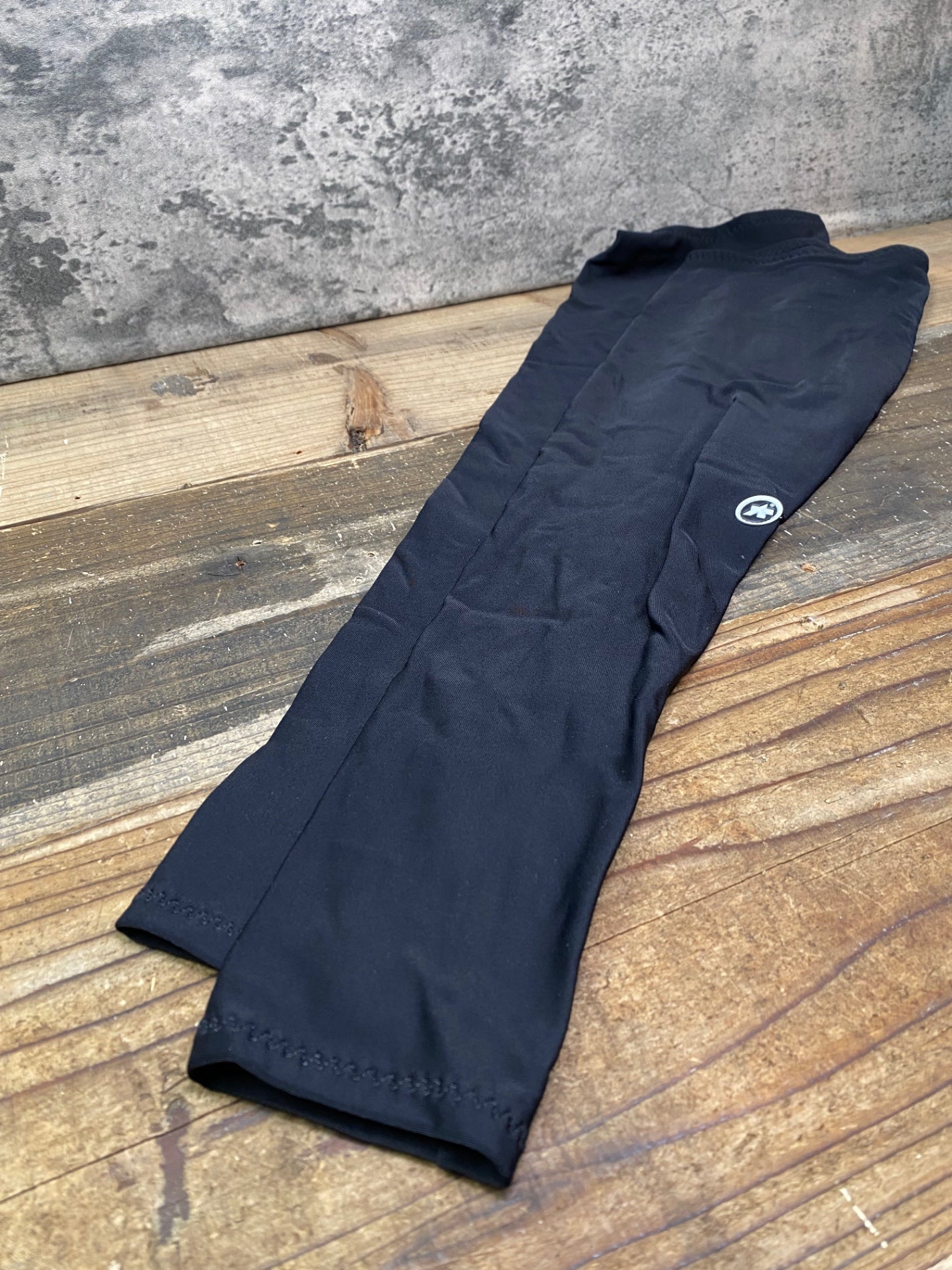 IN585 アソス ASSOS 裏起毛 レッグ ウォーマー サイズ I 黒