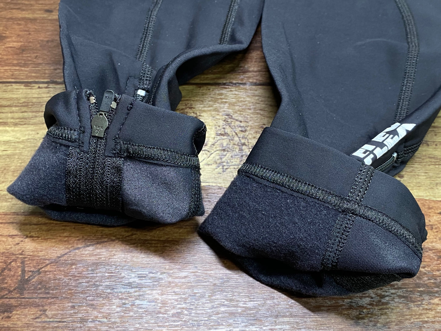 IP530 カステリ CASTELLI レッグウォーマー L