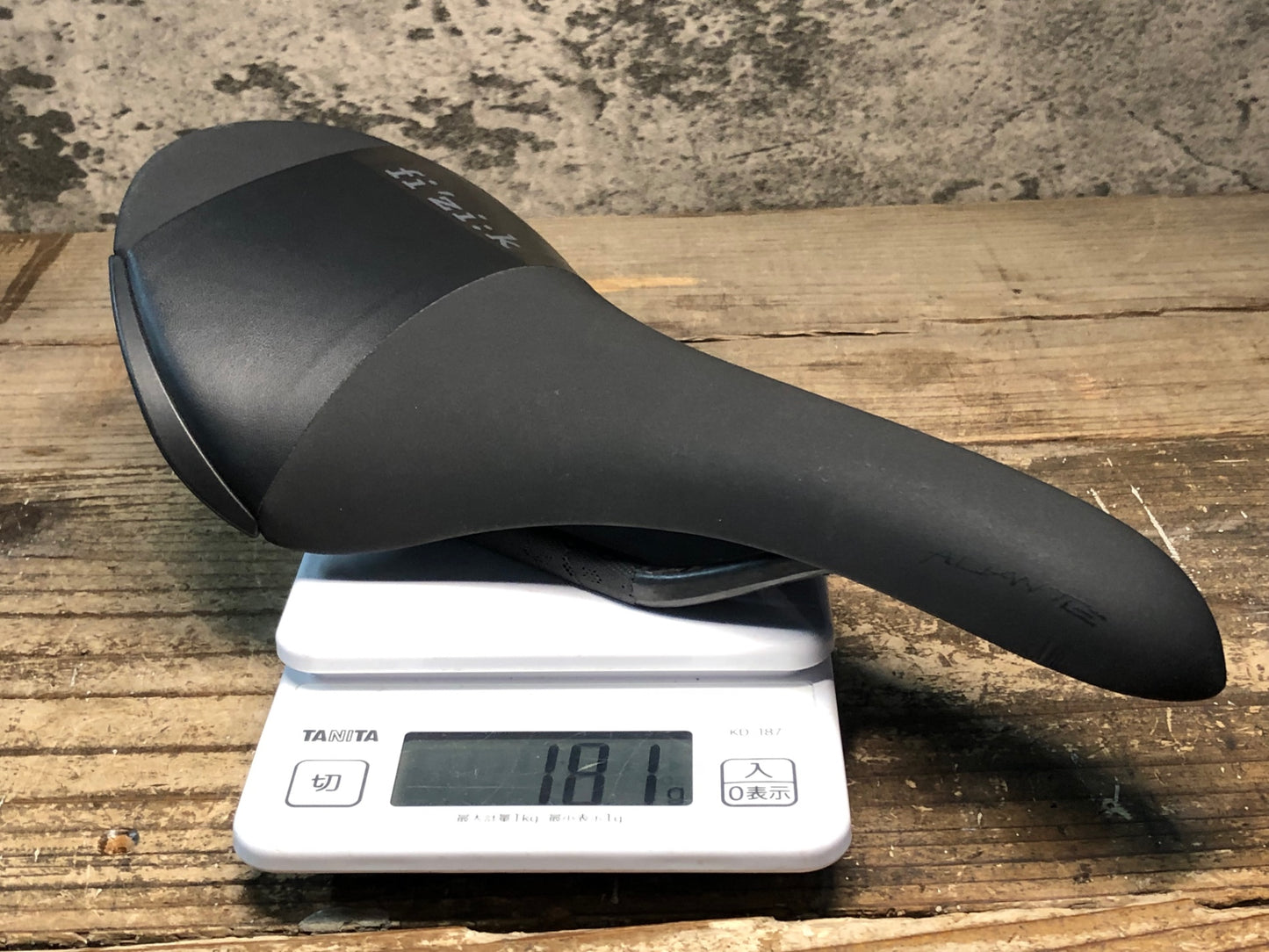 JA233 フィジーク fizik アリアンテ ALIANTE R1 サドル 黒 136mm BRAIDE カーボンレール