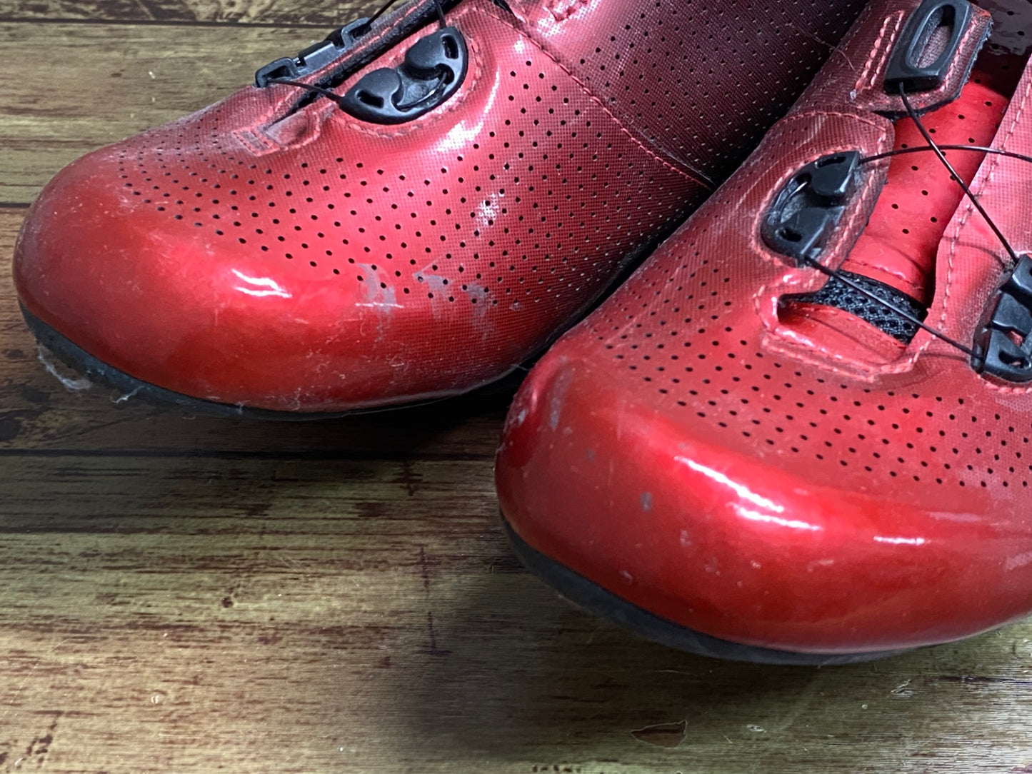 JB667 シマノ SHIMANO RC7 SHRC701M R01 S ビンディングシューズ 3穴 黒 赤 EU43