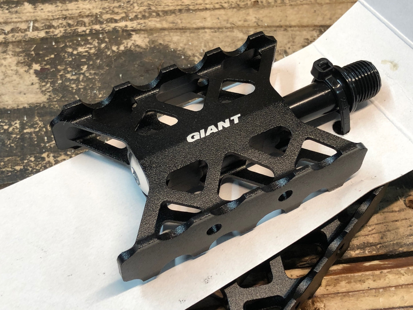 IW037 ジャイアント GIANT ULTRA LIGHT PEDAL フラットペダル
