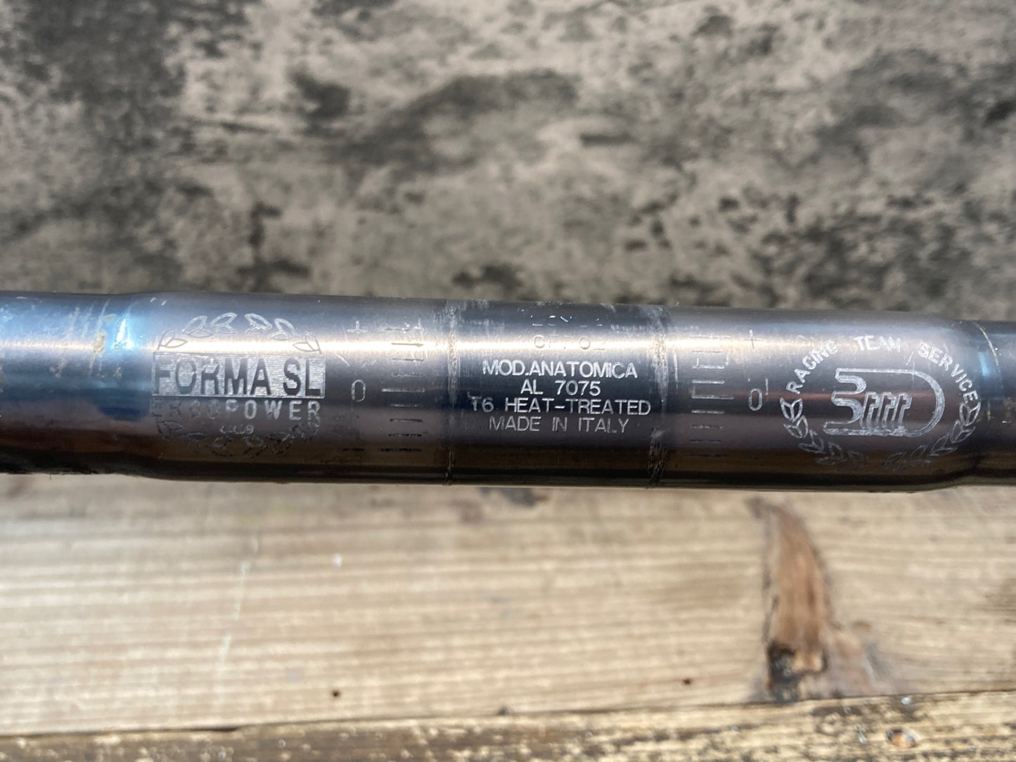 IW383 3ttt FORMA SL アナトミック ドロップハンドル Φ25.4 エンド部C-C400mm