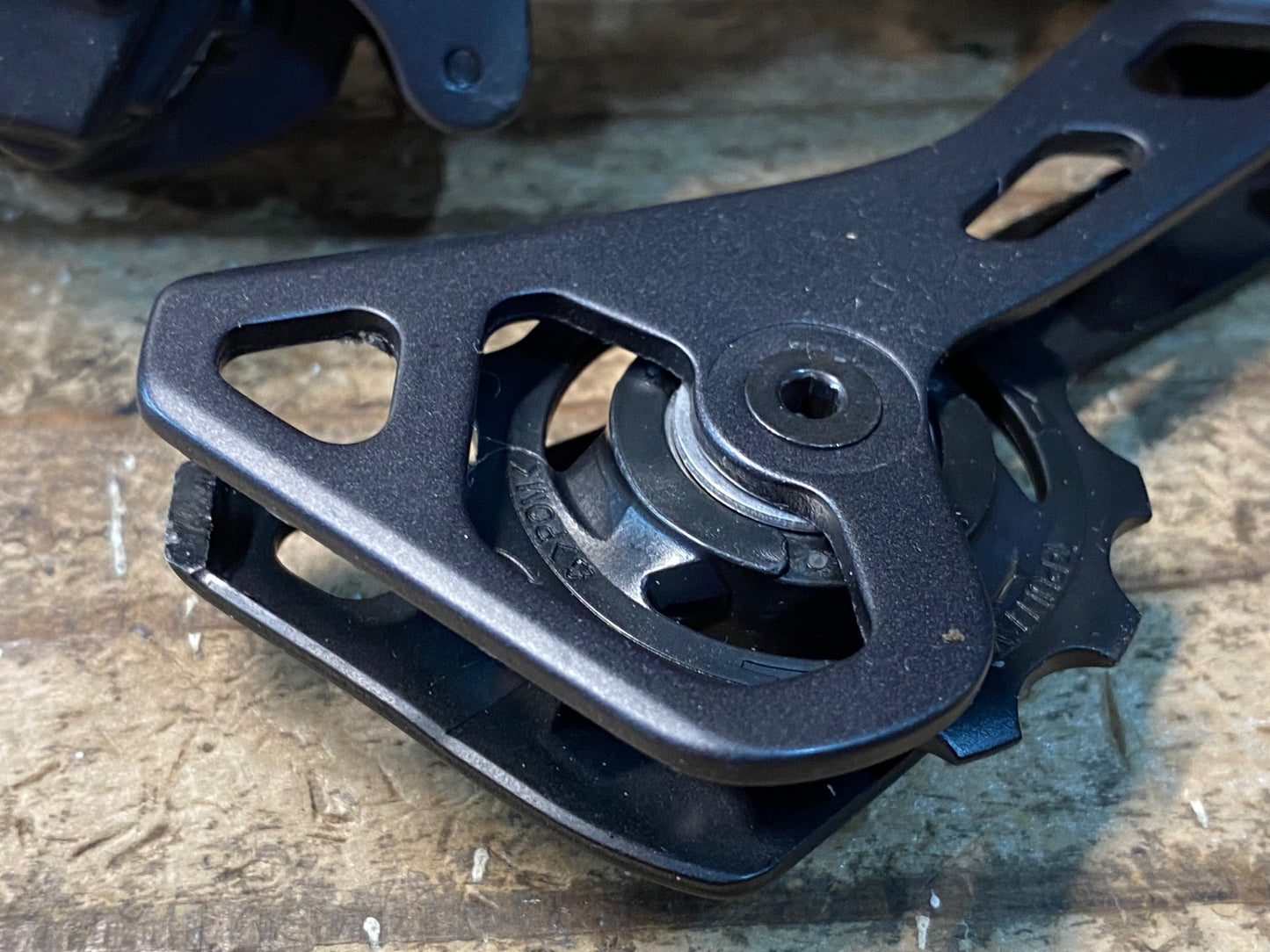 IY065 シマノ SHIMANO GRX RD-RX817 リアディレイラー Di2