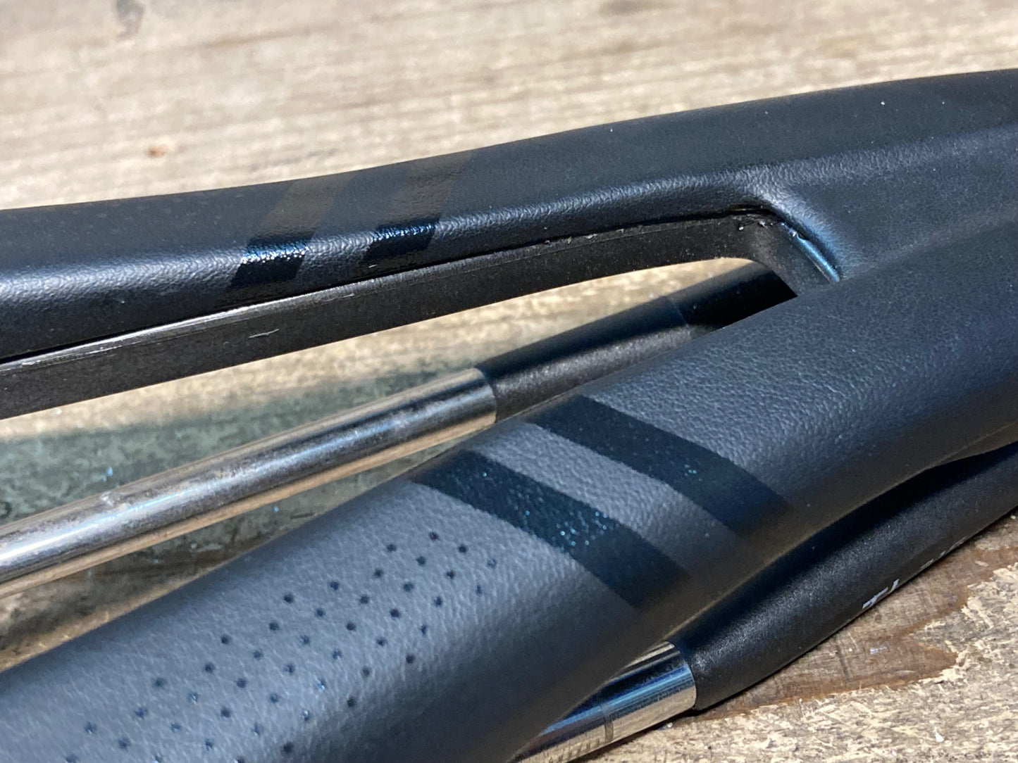 IT834 セライタリア selle italia SP-01 SUPER FLOW TITANIUM TUBE サドル 黒 TI316レール