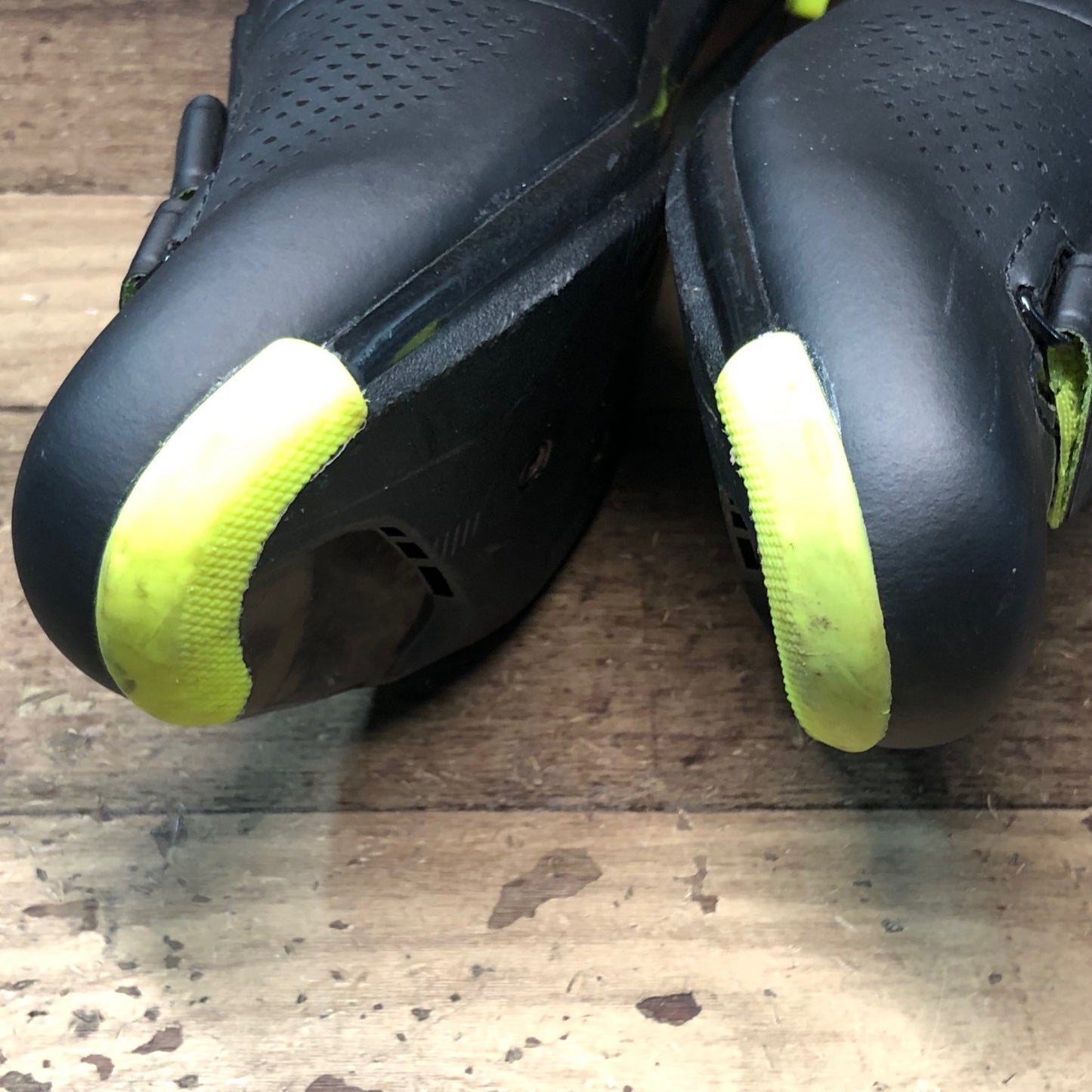 IM125 フィジーク FIZIK R4 ROAD SHOES 42.5サイズ ビンディングシューズ ※左足側面傷あり、クリート付き