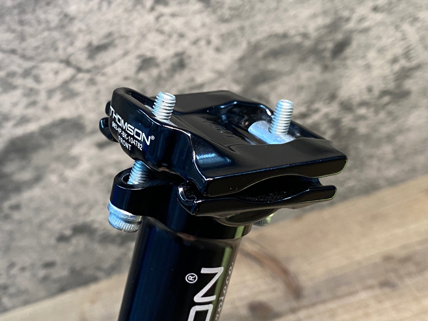 IY101 トムソン THOMSON Masterpiece アルミ シートポスト Φ27.2 240mm ブラック