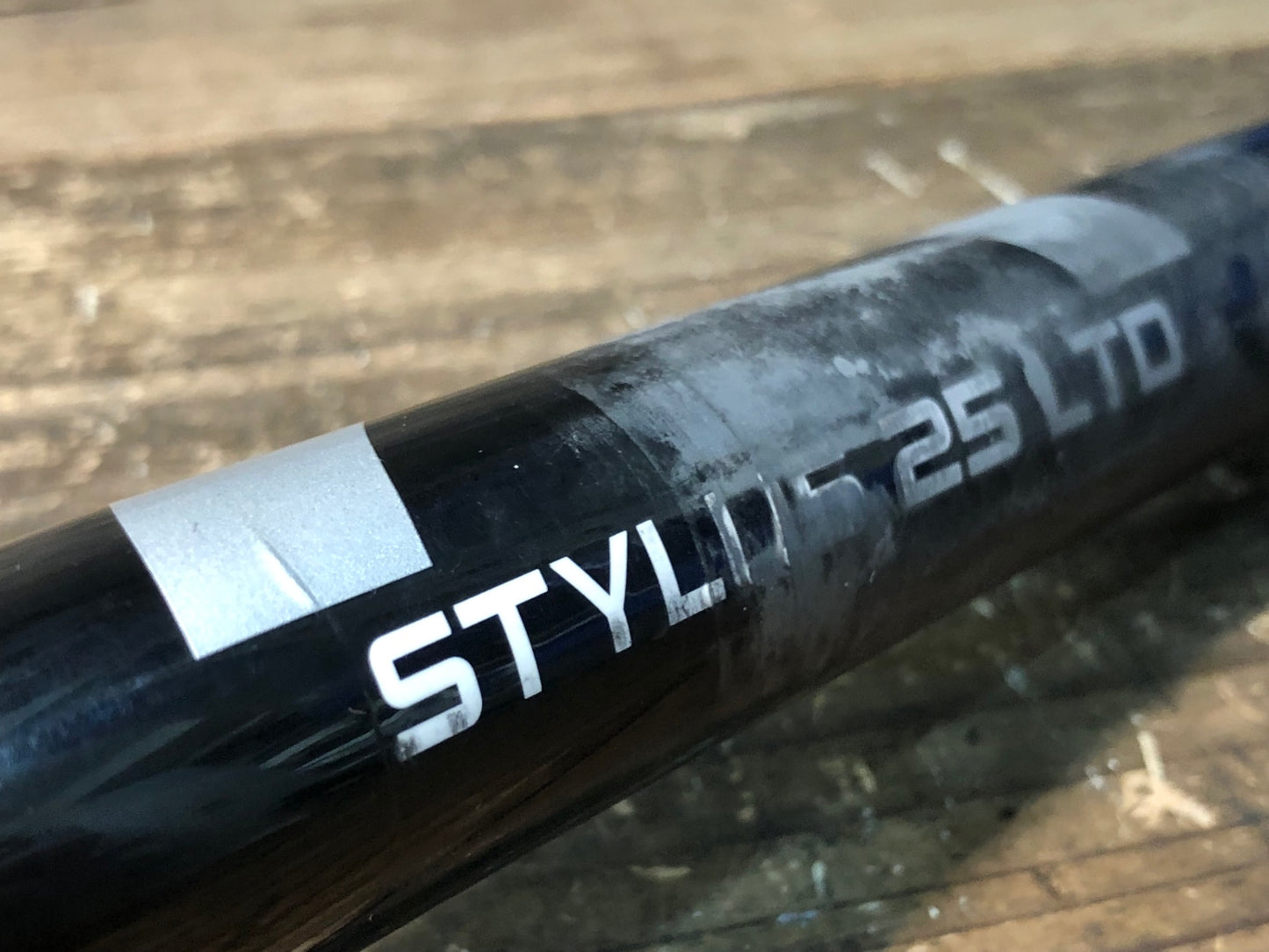 IY804 3T STYLUS25 LTD カーボン シートポスト 黒 Φ27.2 280mm