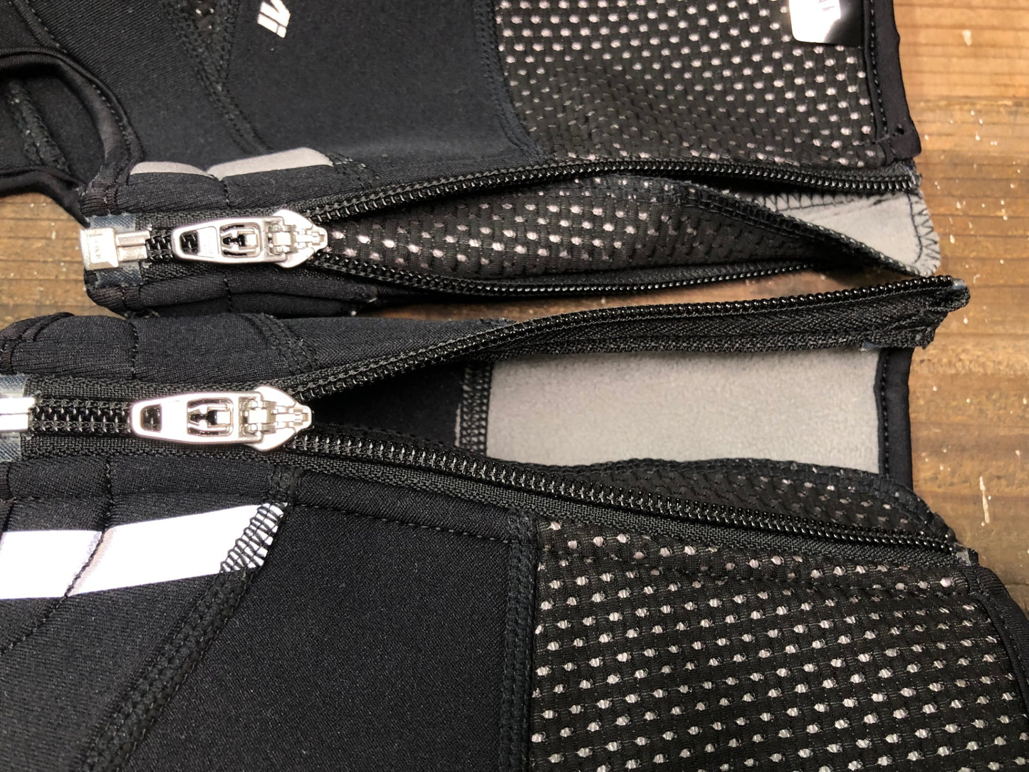 IP596 パールイズミ PEARL iZUMi シューズカバー 黒 L 裏起毛 WIND BREAK TITANIUM