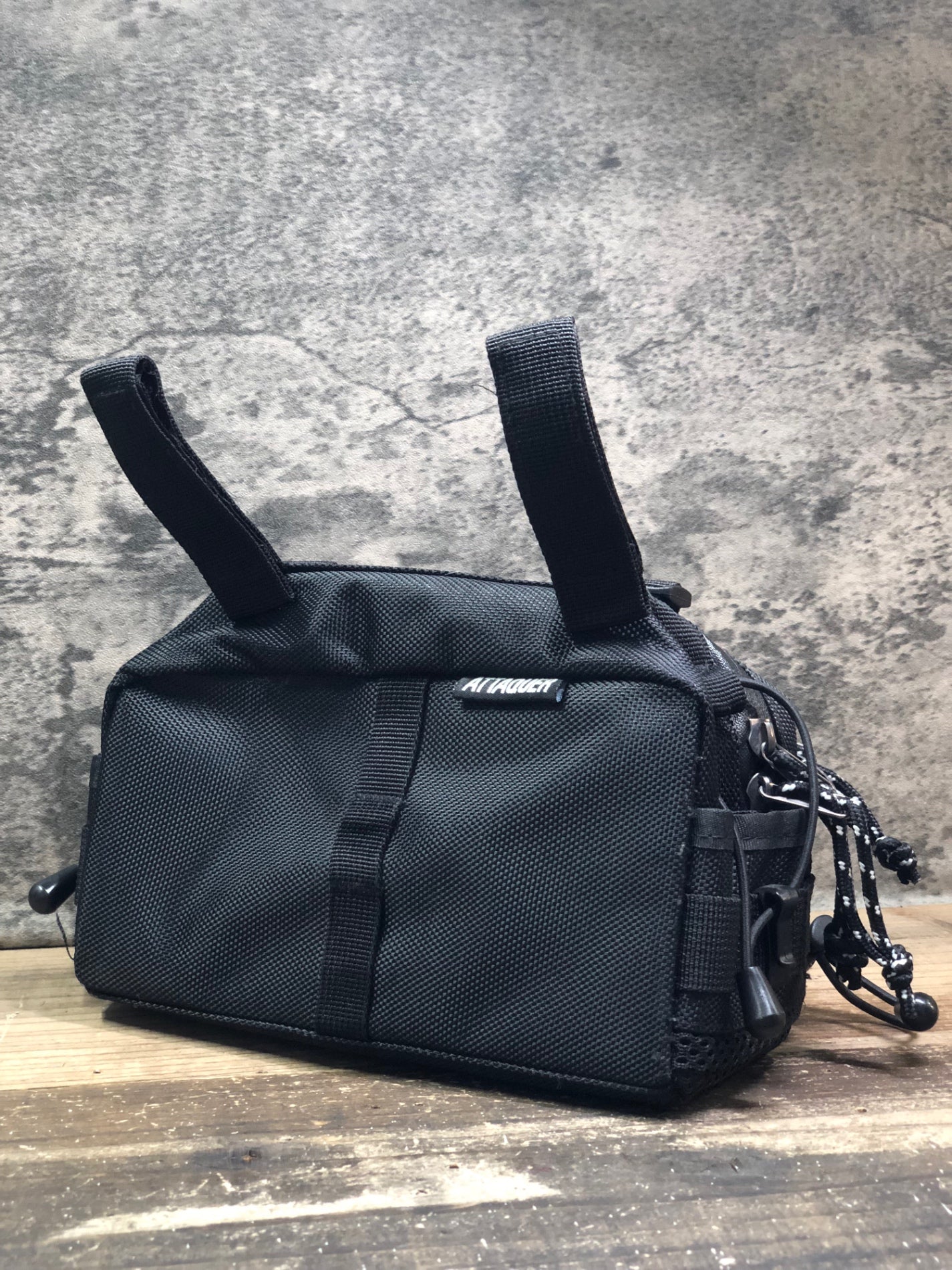 IR574 アタッカー ATTAQUER ハンドルバーバッグ 黒