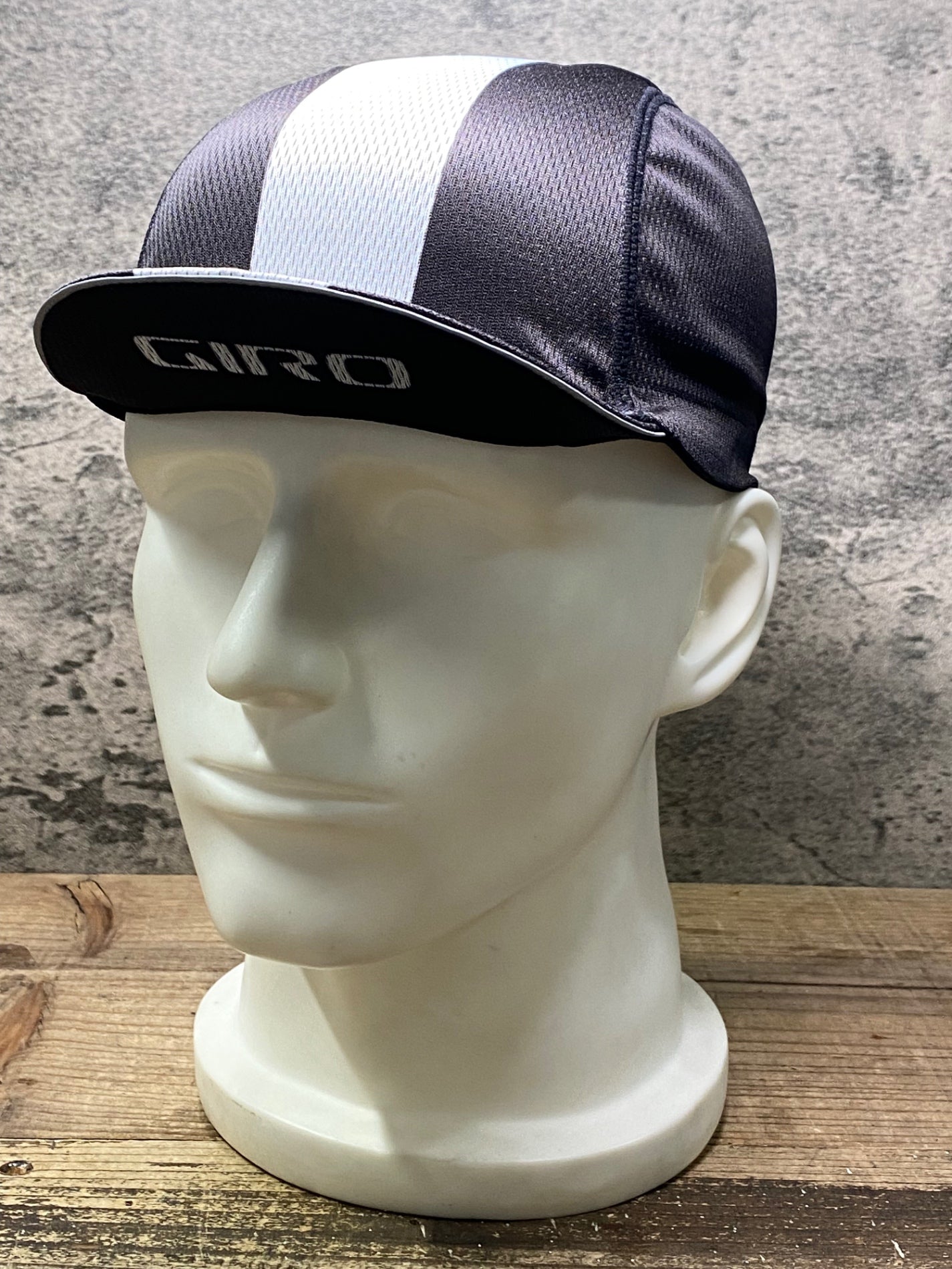 JC275 ジロ GIRO サイクルキャップ 黒 グレー ワンサイズ