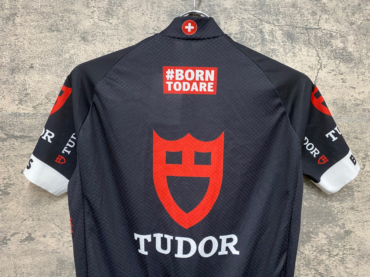 IZ071 アソス ASSOS TUDOR PRO TEAM REPLICA JERSEY 半袖 サイクルジャージ 黒 M ※スレ、ほつれあり