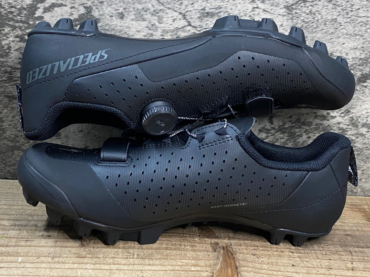 IY562 スペシャライズド SPECIALIZED RECON 2.0 ビンディングシューズ 黒 EU40.5