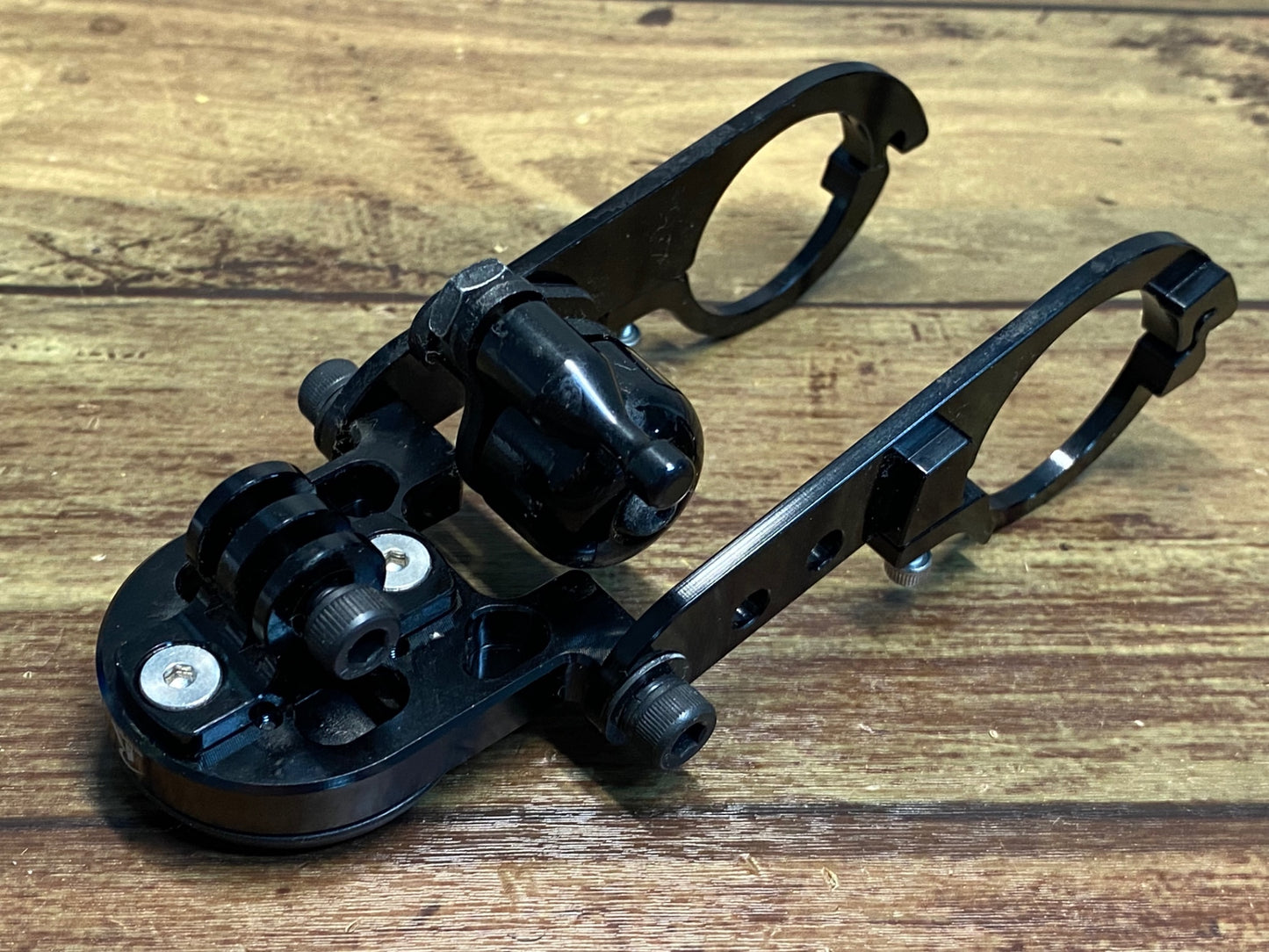IX975 レックマウント Rec-Mounts 両持ちサイコンマウント Φ31.8 ガーミン GoProマウント ベル付き
