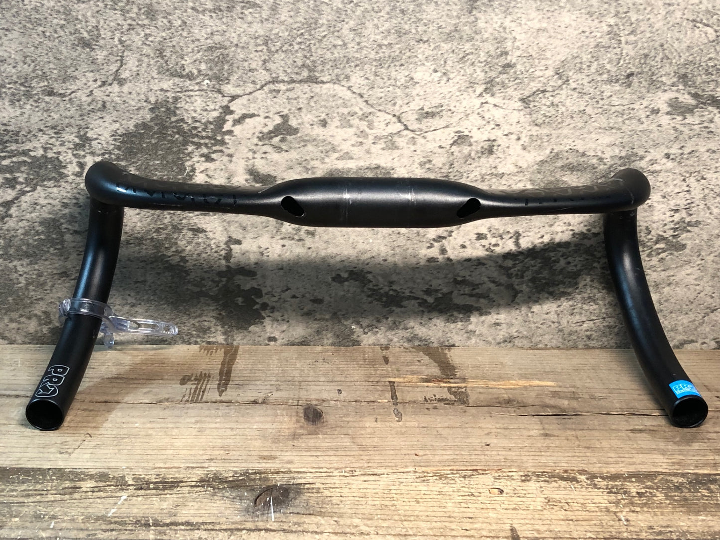 IZ703 シマノ SHIMANO PRO VIBE AERO PURSUIT アルミ ドロップハンドル エンドC-C400m Φ31.8